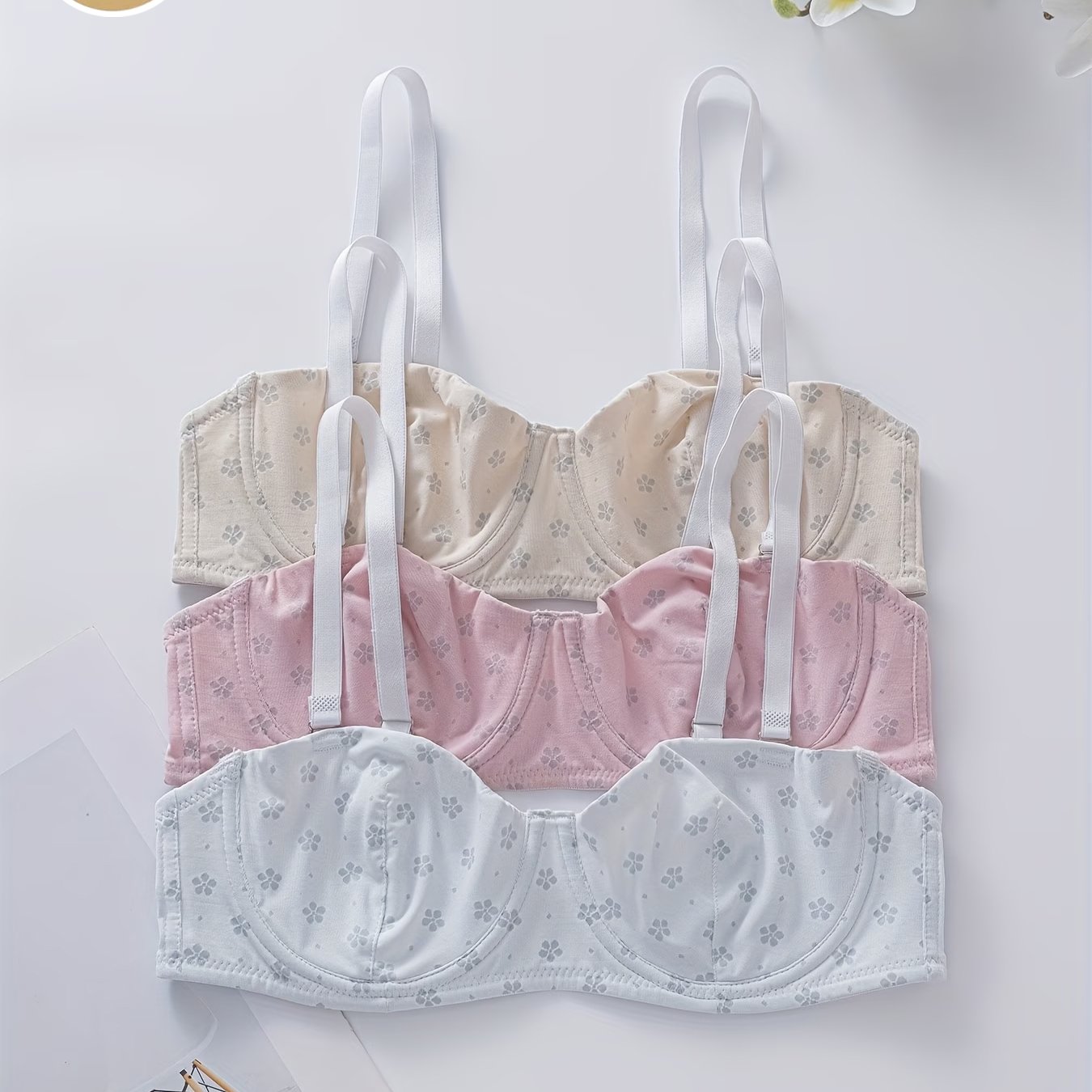 Image of Set Of 3 Lightweight Bras Designed For Women With Smaller Busts, Side- Support. Made From Comfortable And Breathable Materials, Bras Are Perfect For Daily Wear And Fashion
