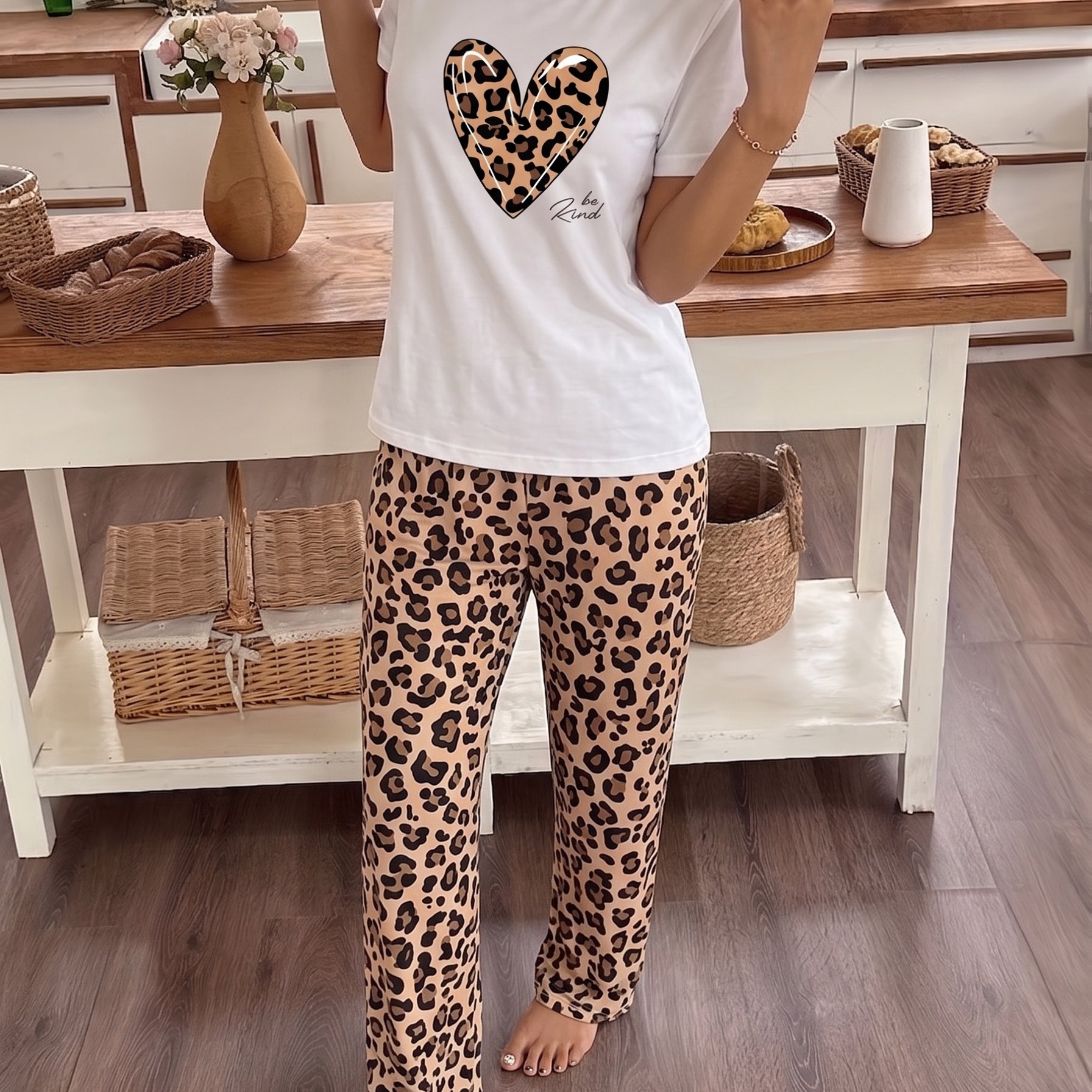 1 Set Heart-shaped Leopard Print Pajama Set