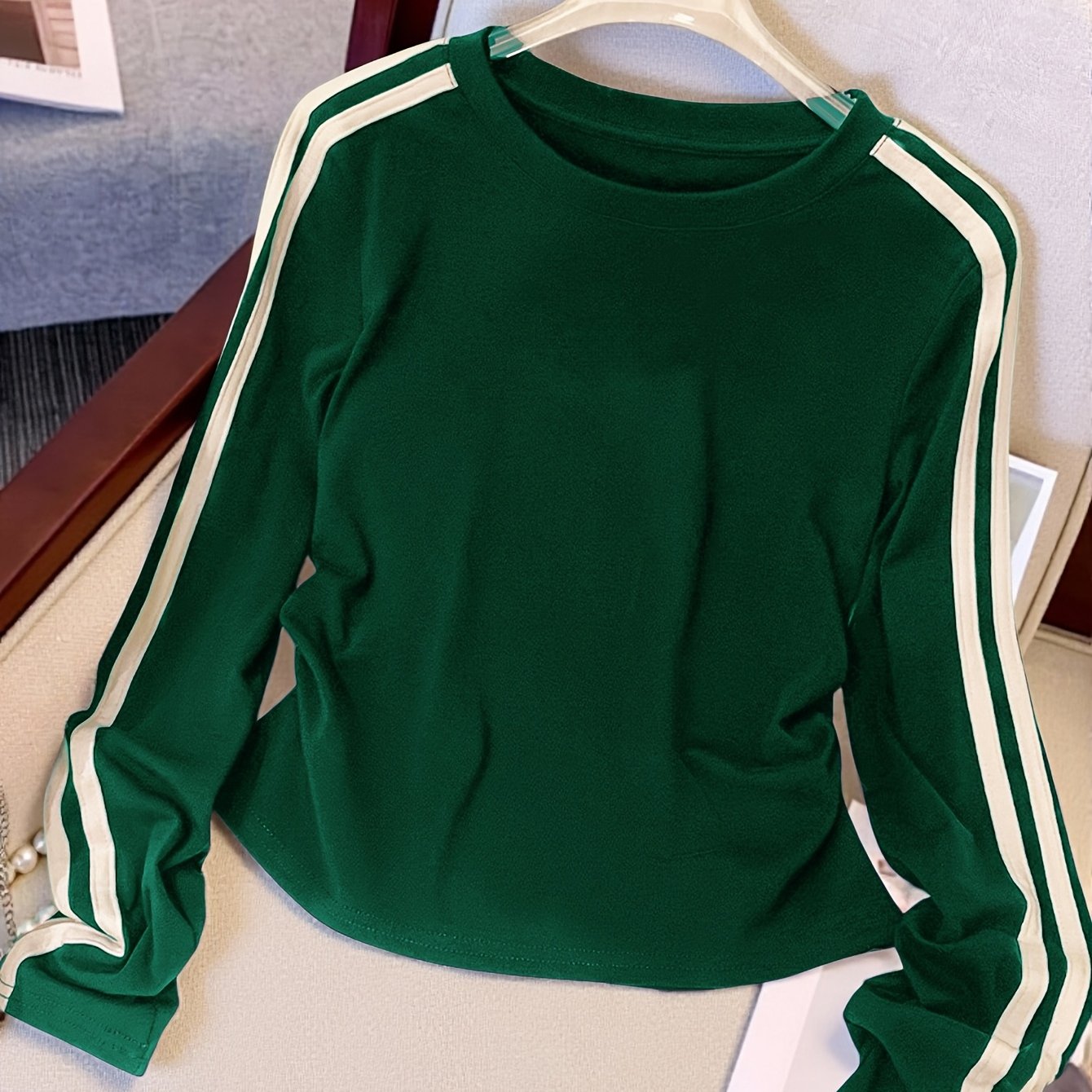 E-shop Damen Slim-Fit Elegantes Langarmshirt – Rundhals-Top mit Taillenbetonung, Seitenstreifen & Doppellinien-Design, Uni-Farben Formende Bluse für