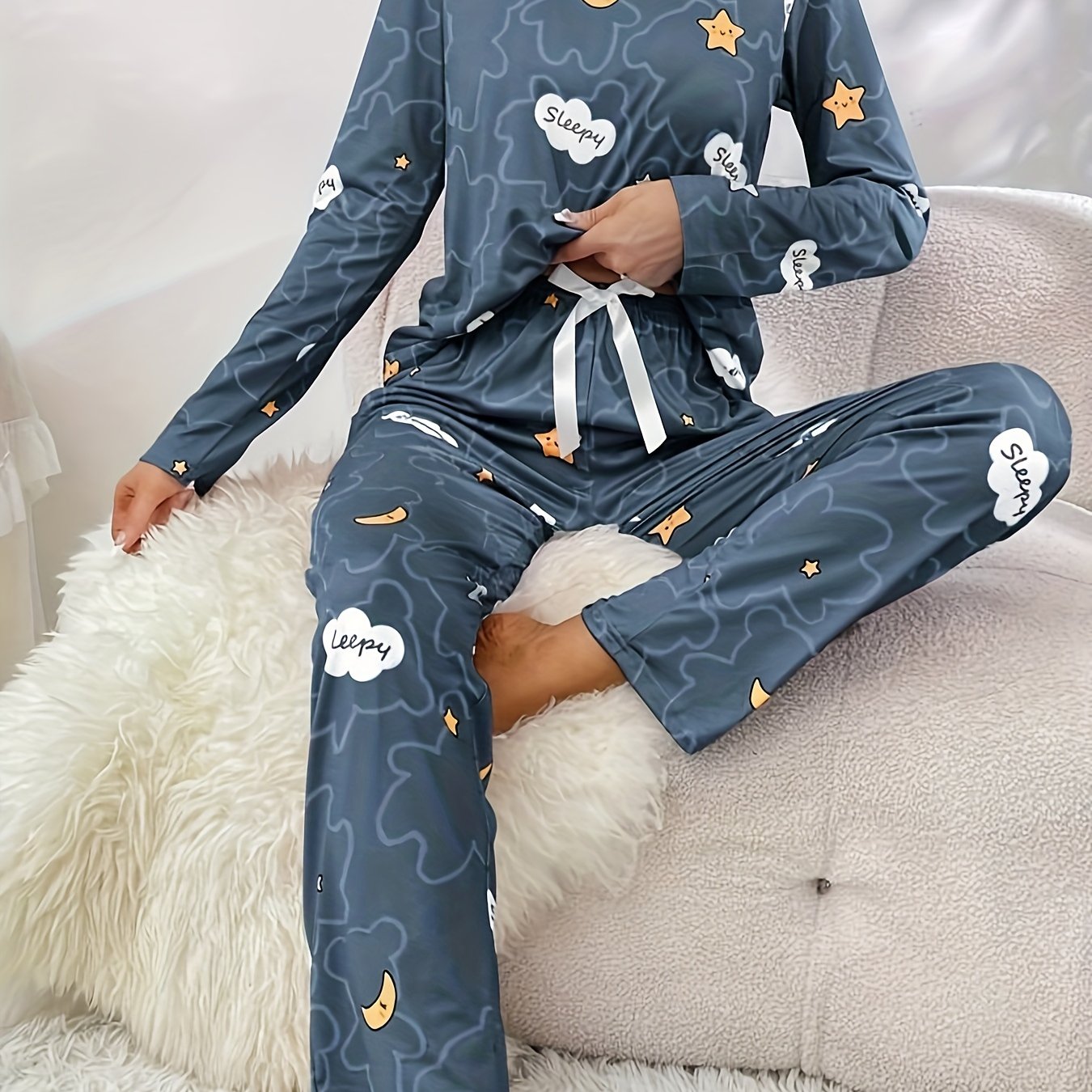 E-shop Neues Pyjama-Set mit Rundhalsausschnitt und Wolkenmuster, weiße Schleifenhose für Zuhause