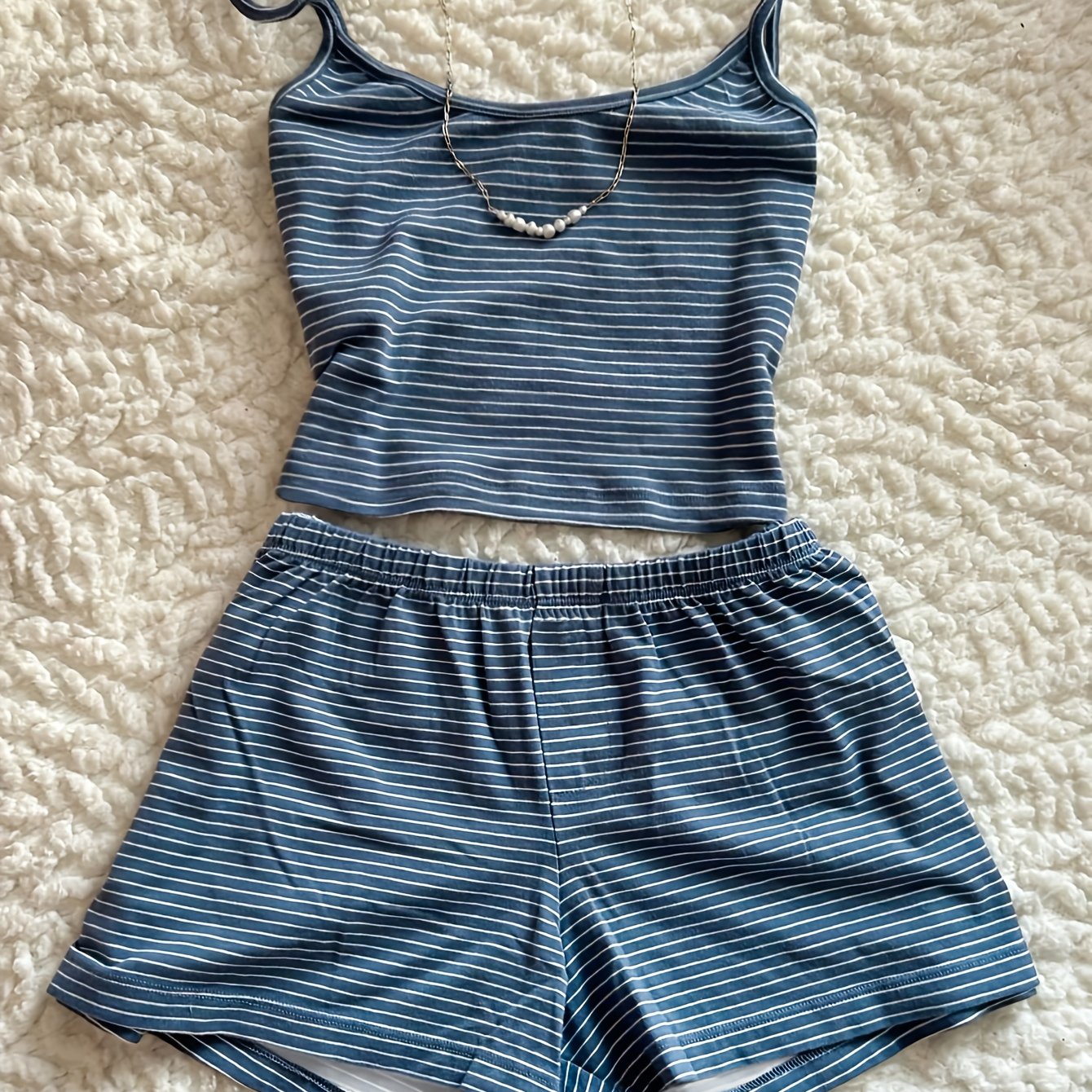E-shop Gestreiftes Damen-Tanktop und Shorts-Set, 2-teilig