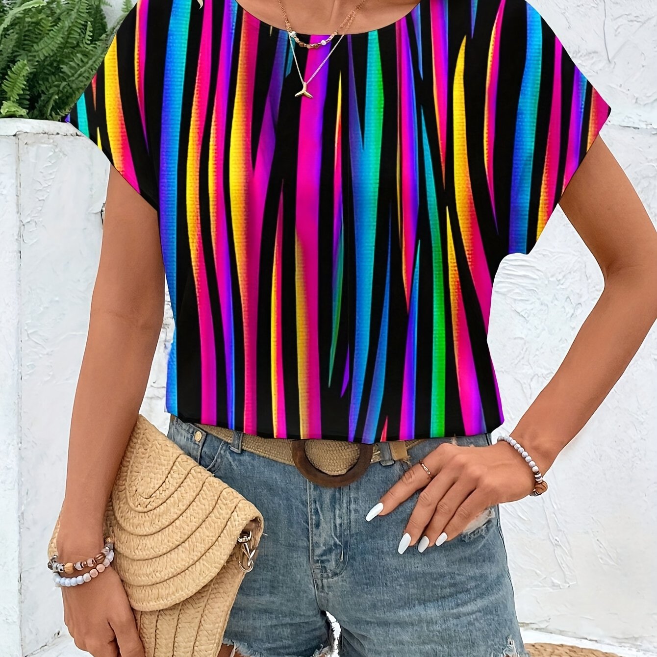 Image of Elegant Directional Casual Minimalist Women's Round-neck Top, Suitable For Summer Wear