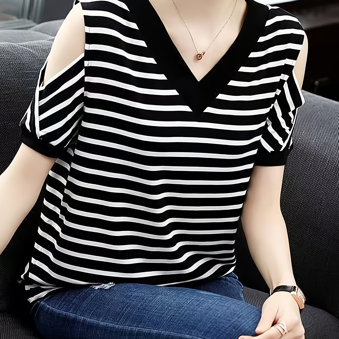 TEMU 흑백 반팔 여성 티셔츠, 여름 경량 오프숄더 브이넥 탑, 하프 슬리브, 중년 여성을 위한 루즈핏, 복부 보정, 나이 감퇴 효과 여성 티셔츠