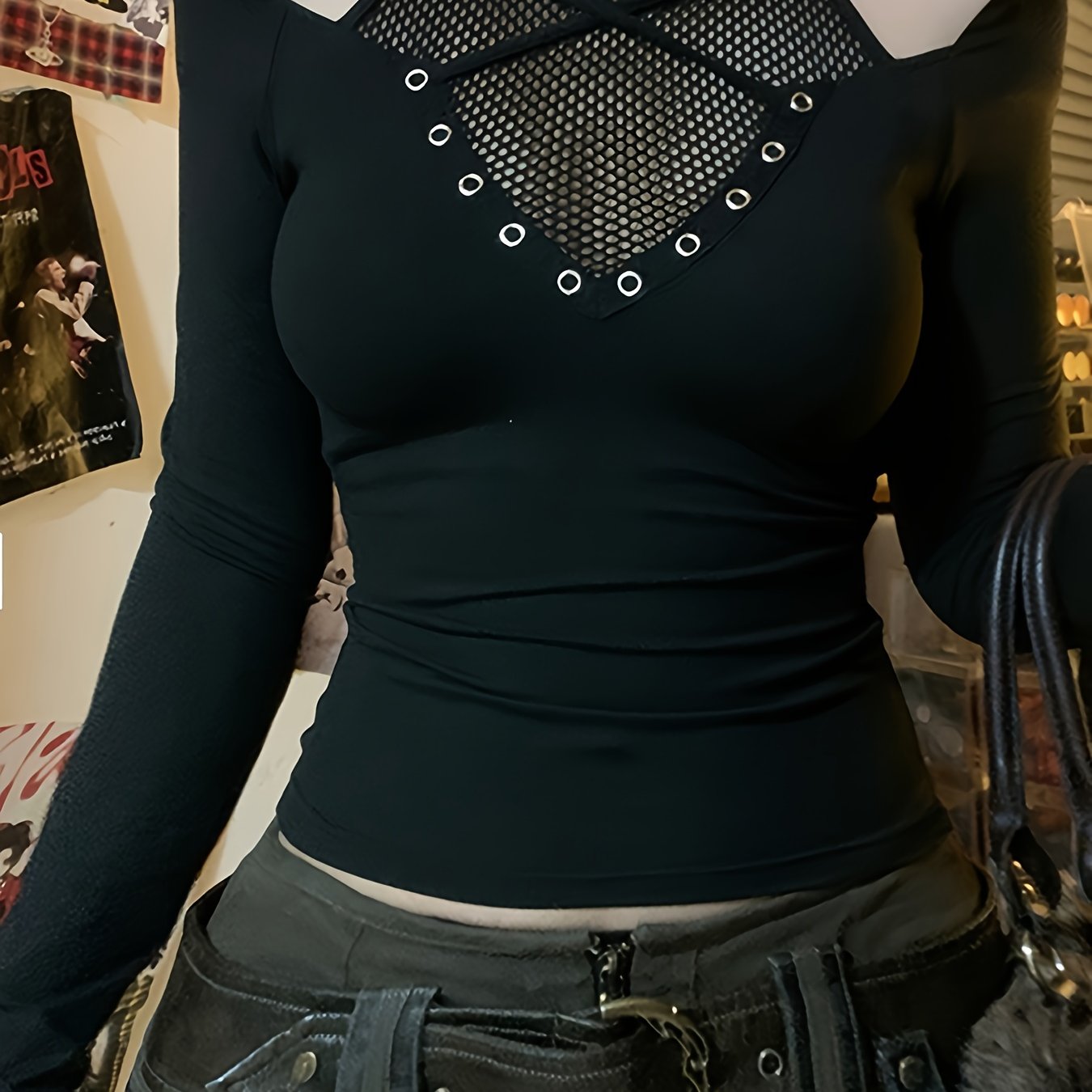 E-shop Y2K Gothic Chic Langarmshirt für Damen – Edgy -Träger-Ausschnitt, Dehnbarer Halbtransparenter Top für Konzerte, Partys & Casual Outfits –