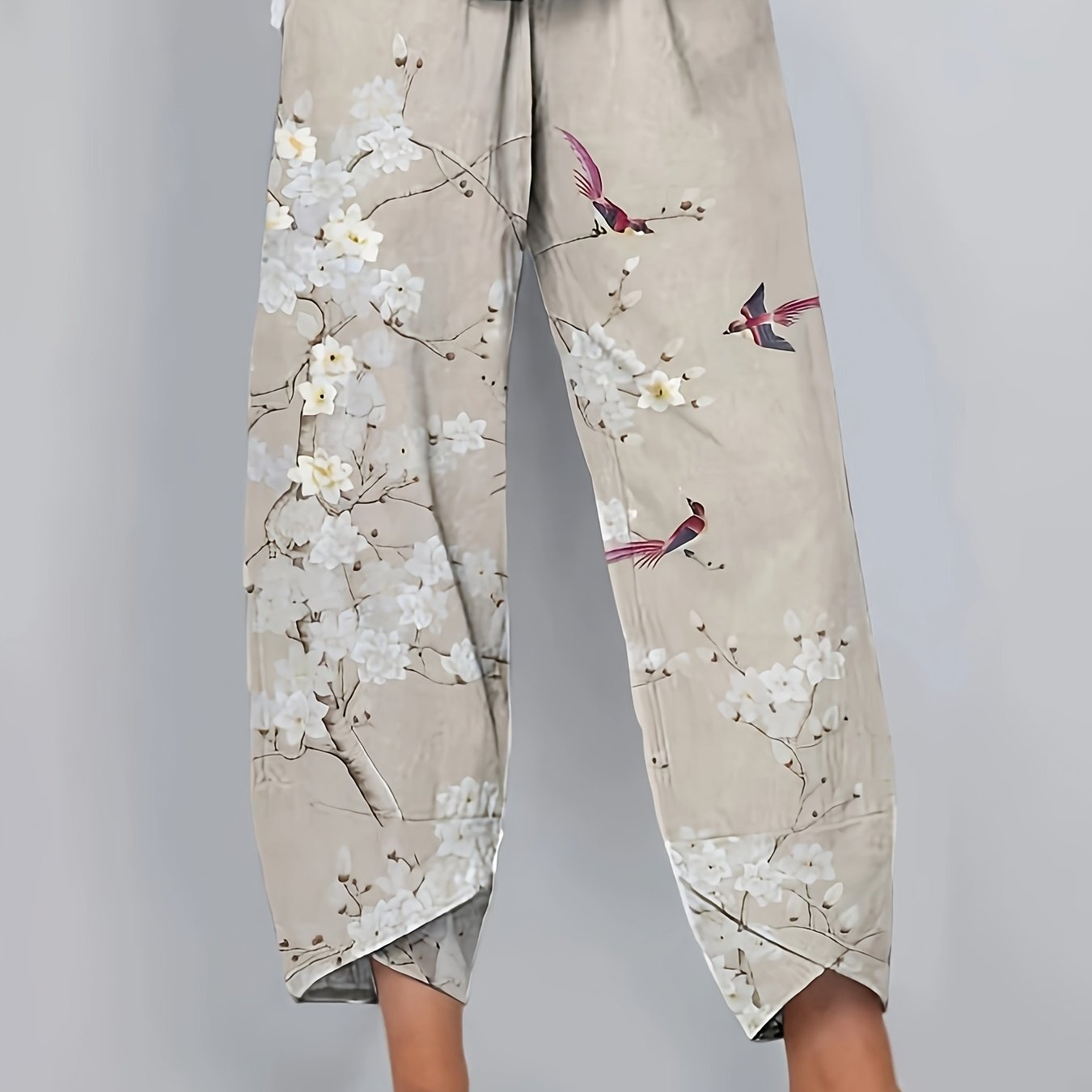 Casual Loose-fitting Elastic Waist Summer Pants For Women With A Simple Floral Print.