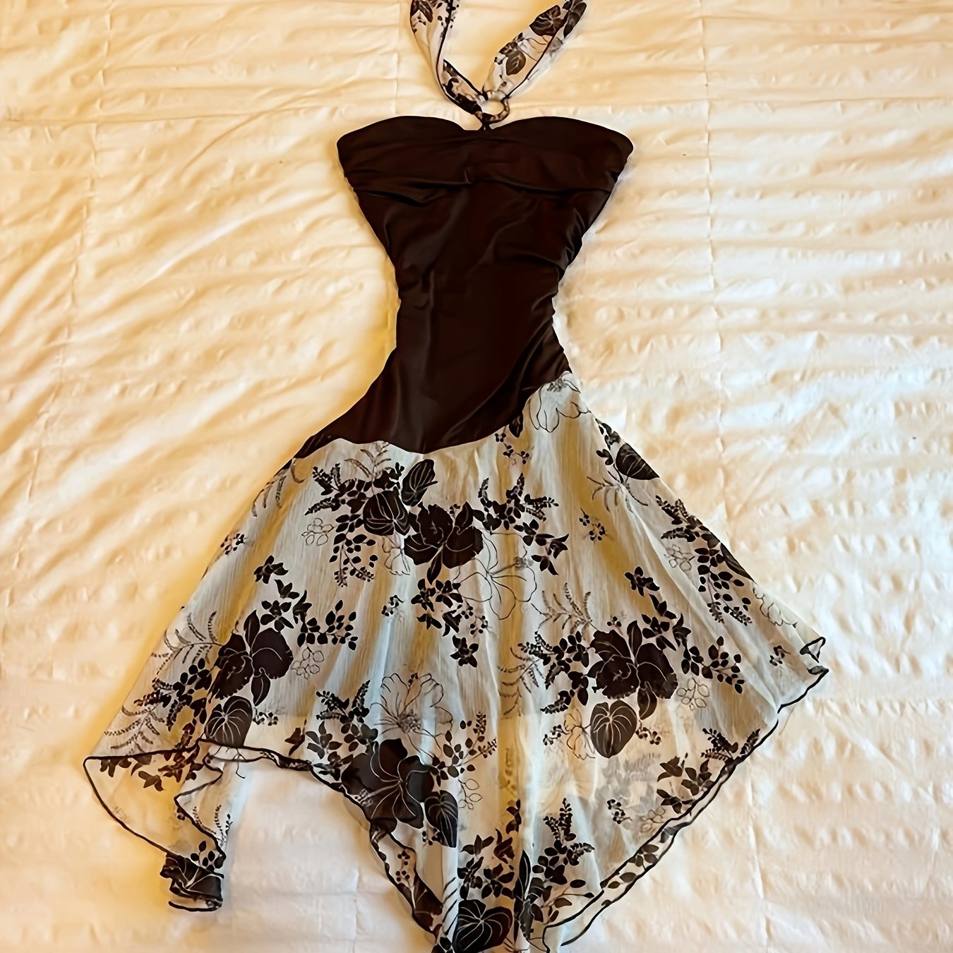 E-shop 2026 Frühjahr/Sommer Neu Elegant Romantischer Urlaubsstil Träger-Neck Tube Top Spliced Taille Ärmellos Off-Shoulder Asymmetrischer Saum Design