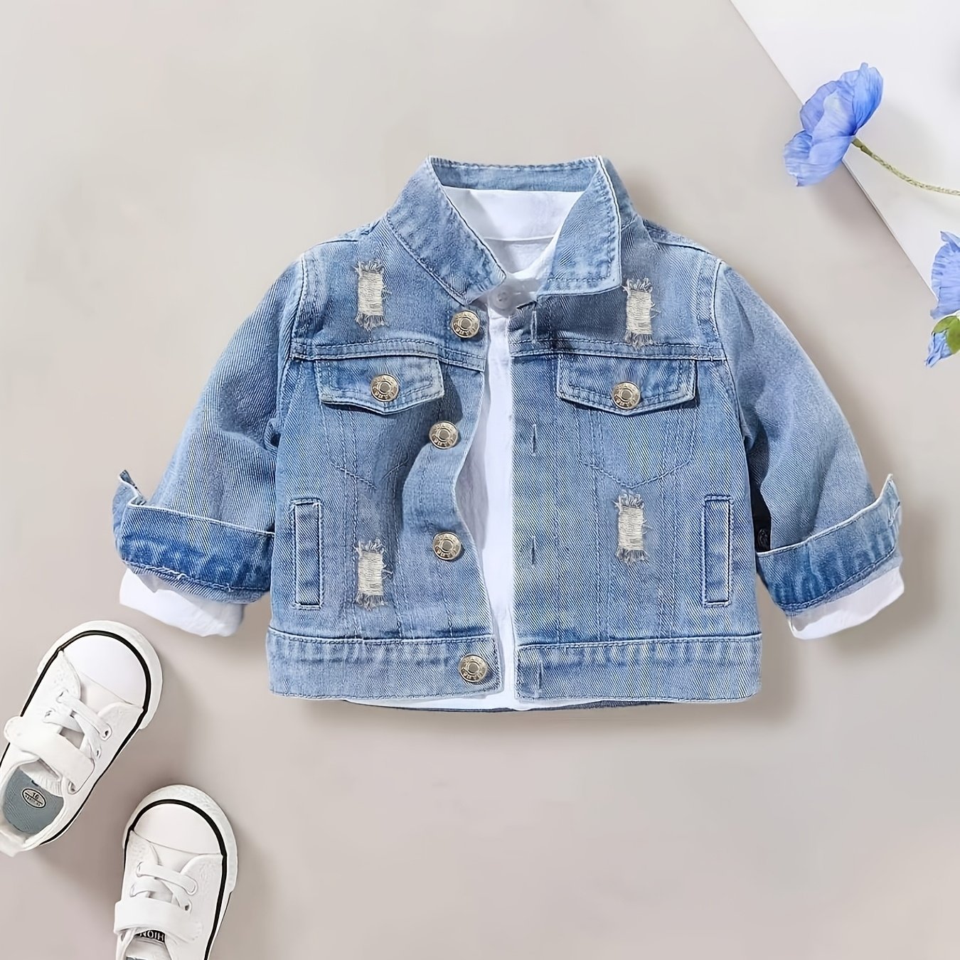 Image of Baby Boy Autumn And Winter Casual Long-sleeved Light Denim Jacket With English Letters On The Back, For Outdoor Activities, 1pc