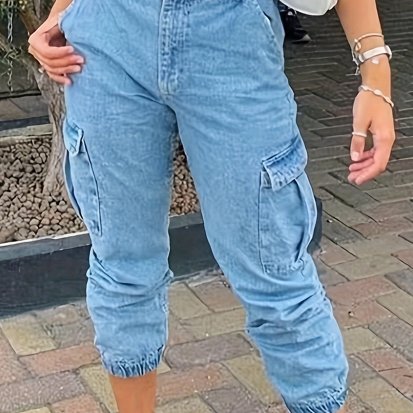 Image of Women's Stretch Vintage Versatile Casual Fashionable Elegant Mid-waist Machine Washable Durable Multi-functional Loose Fit Multi-pocket Cropped Cargo Jeans Street Style