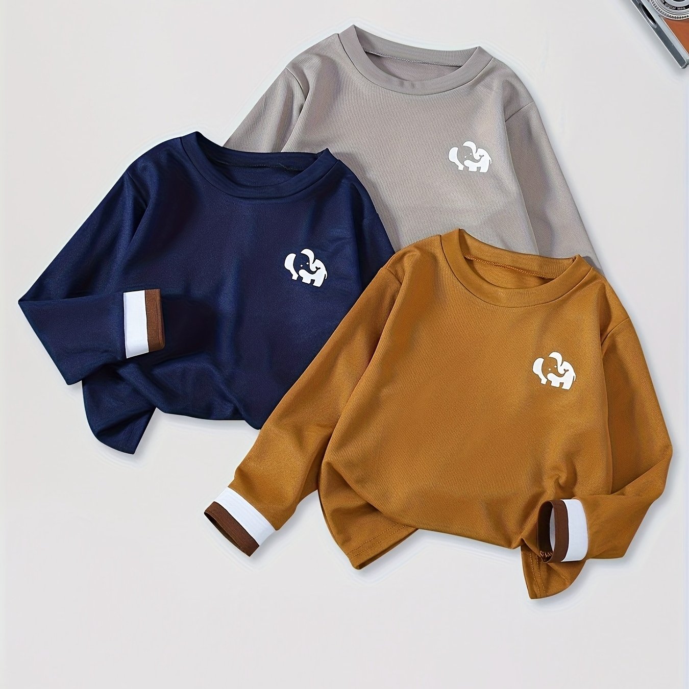 Image of Set Of 3 Long-sleeve Tops For Boys, Suitable For Autumn And, Featuring An Print And Contrasting Color Straps. Casual, Loose-fitting Tops Are Designed For Children Aged 4-12 And Worn In