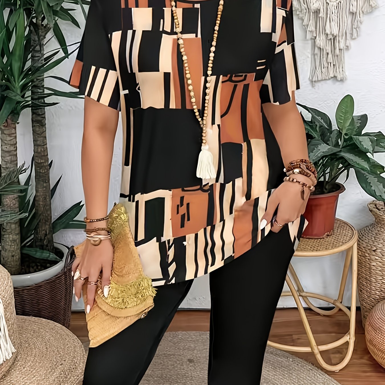 E-shop Plus Size - Modisches und elegantes Damen Sommer T-Shirt mit Druck und Shorts Zweiteiler in großen Größen
