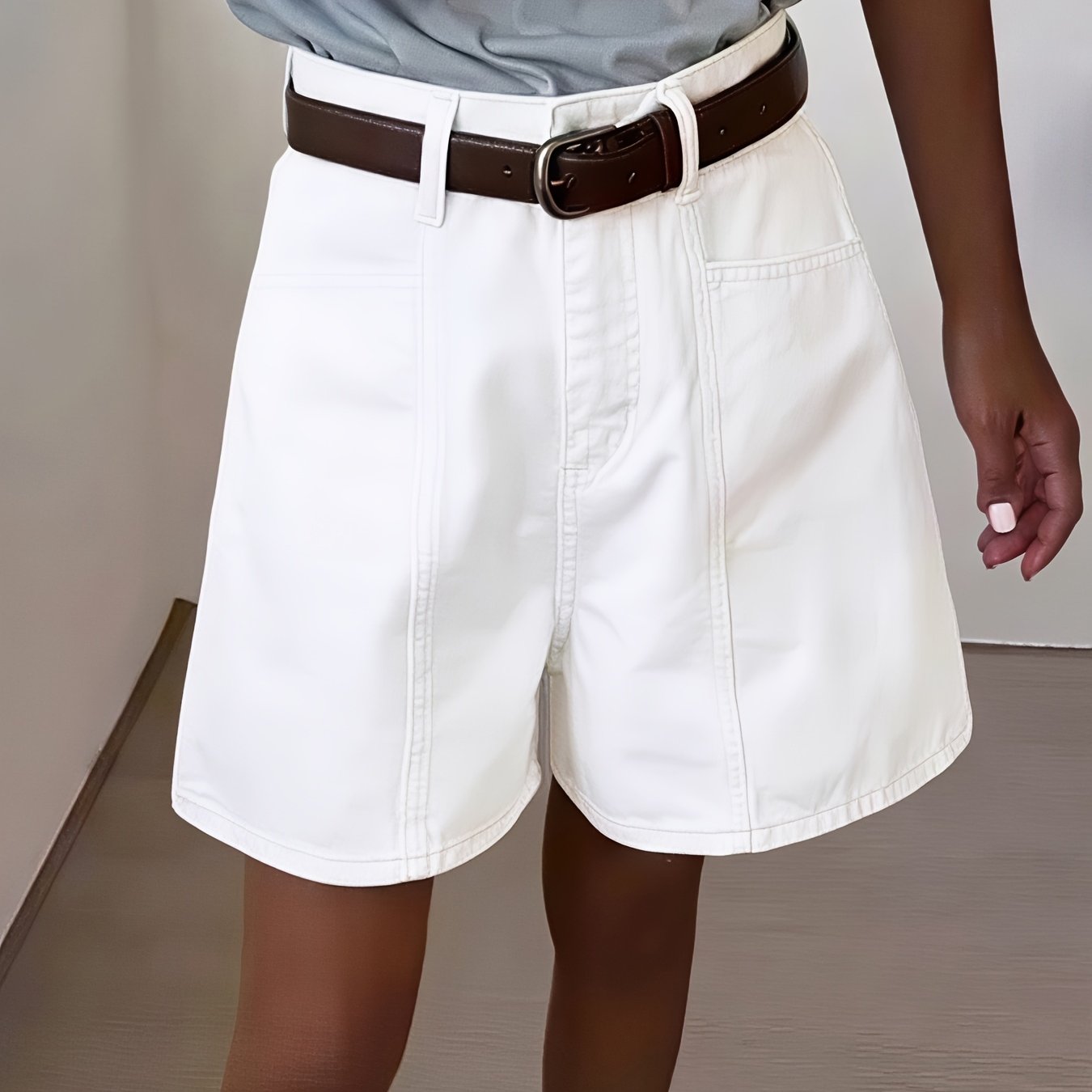 Image of Women's 2026 New Style Solid Stretch Denim Shorts, Front Panel Seam Detailing In White Denim, Elegant And Feminine Style, High-waist , Perfect For Casual Occasions Like Dates And Gatherings