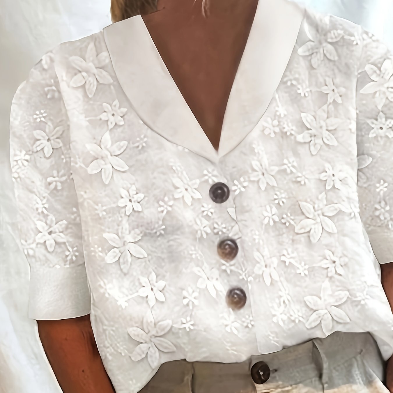 E-shop Sommerhemd für Damen mit Stehkragen und Blumenstickerei, Kurzarm