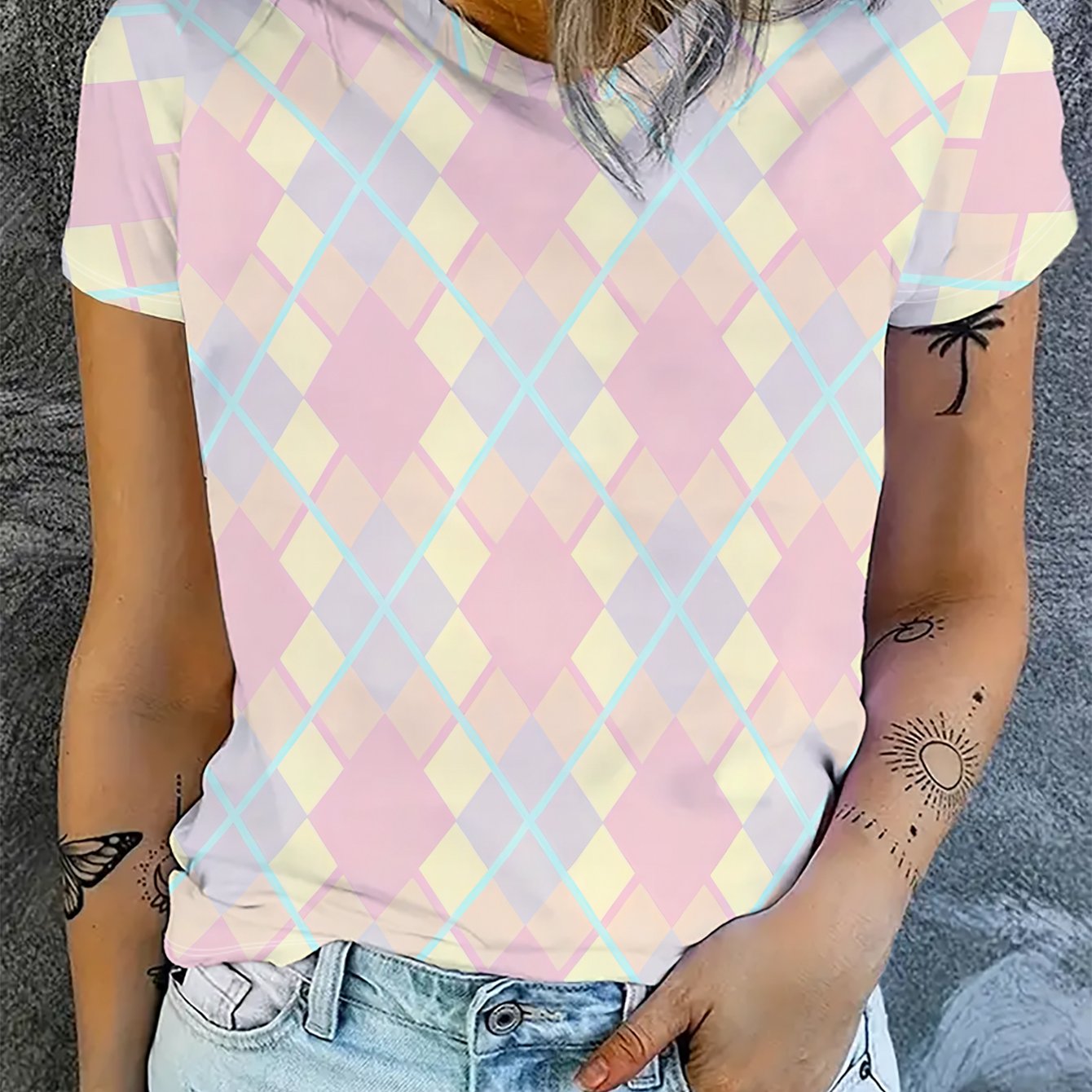 TEMU Camiseta de manga corta para mujer, estampado de cuadros de diamante suaves con un estampado y , fibra de poliéster, superior lavable a máquina,