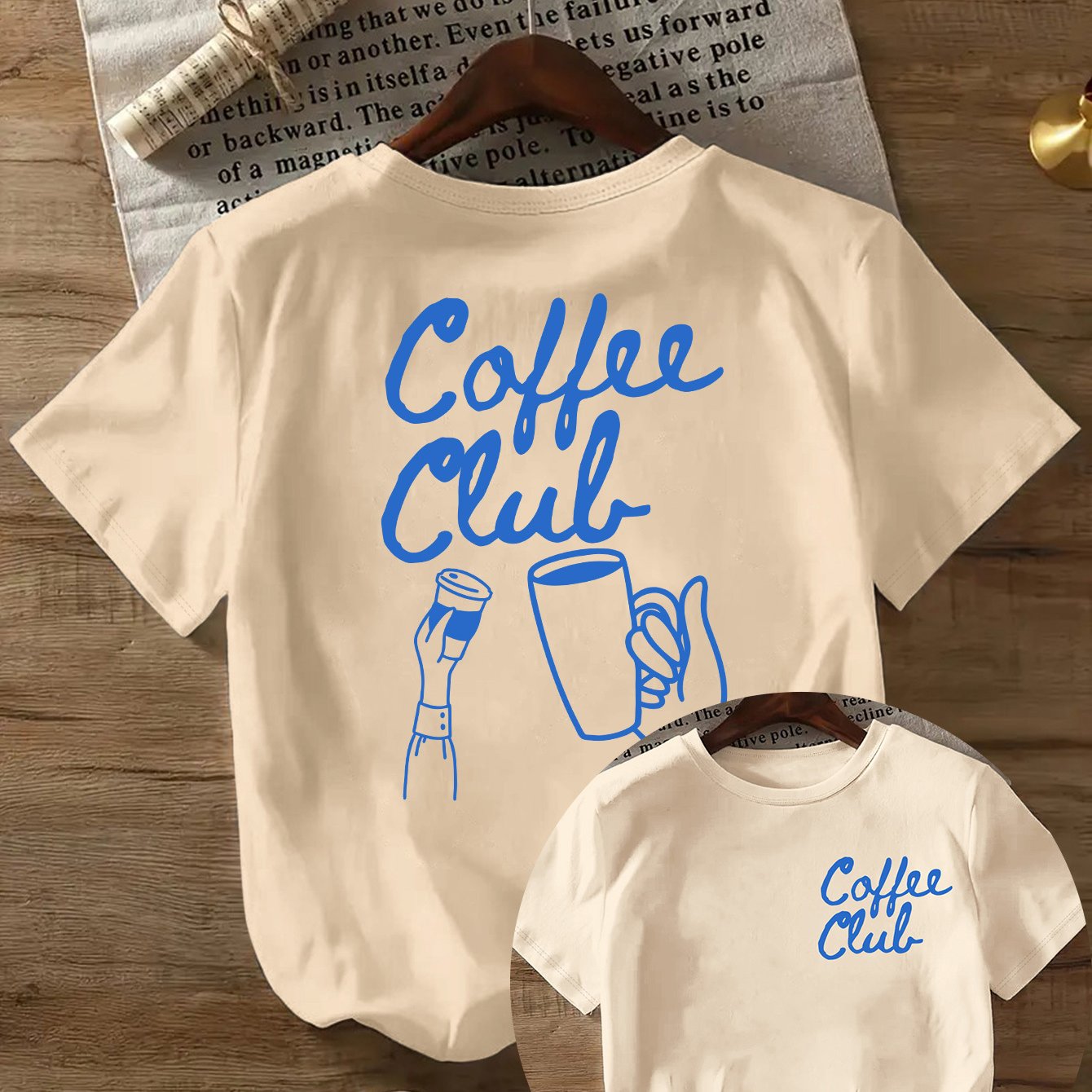 E-shop Design Sense COFFEE Buchstaben & Kaffee-Muster bedrucktes T-Shirt, Frühling Sommer Einfaches Rundhals-T-Shirt, Damenbekleidung