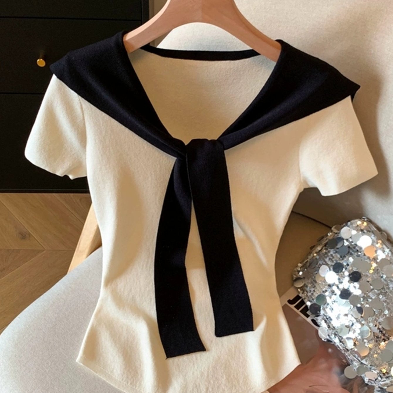 E-shop Europäische amerikanische Frühjahr/Sommer Neuheit Damenmode Color-Block 2-in-1-Look V-Ausschnitt Slim-Fit Crop Top mit Bindeband