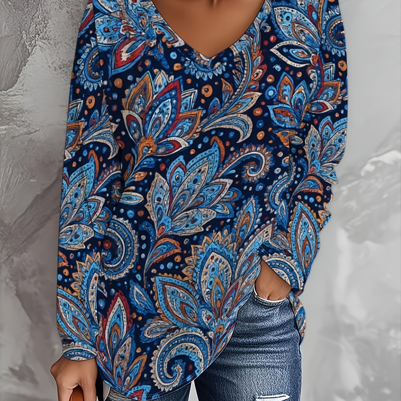TEMU Plus Size, Women's Autumn/winter New Arrival Plus Size Fashion Printed Casual V-neck Long Sleeve T-shirt, Loose Fit Casual Top, V-neck Top,