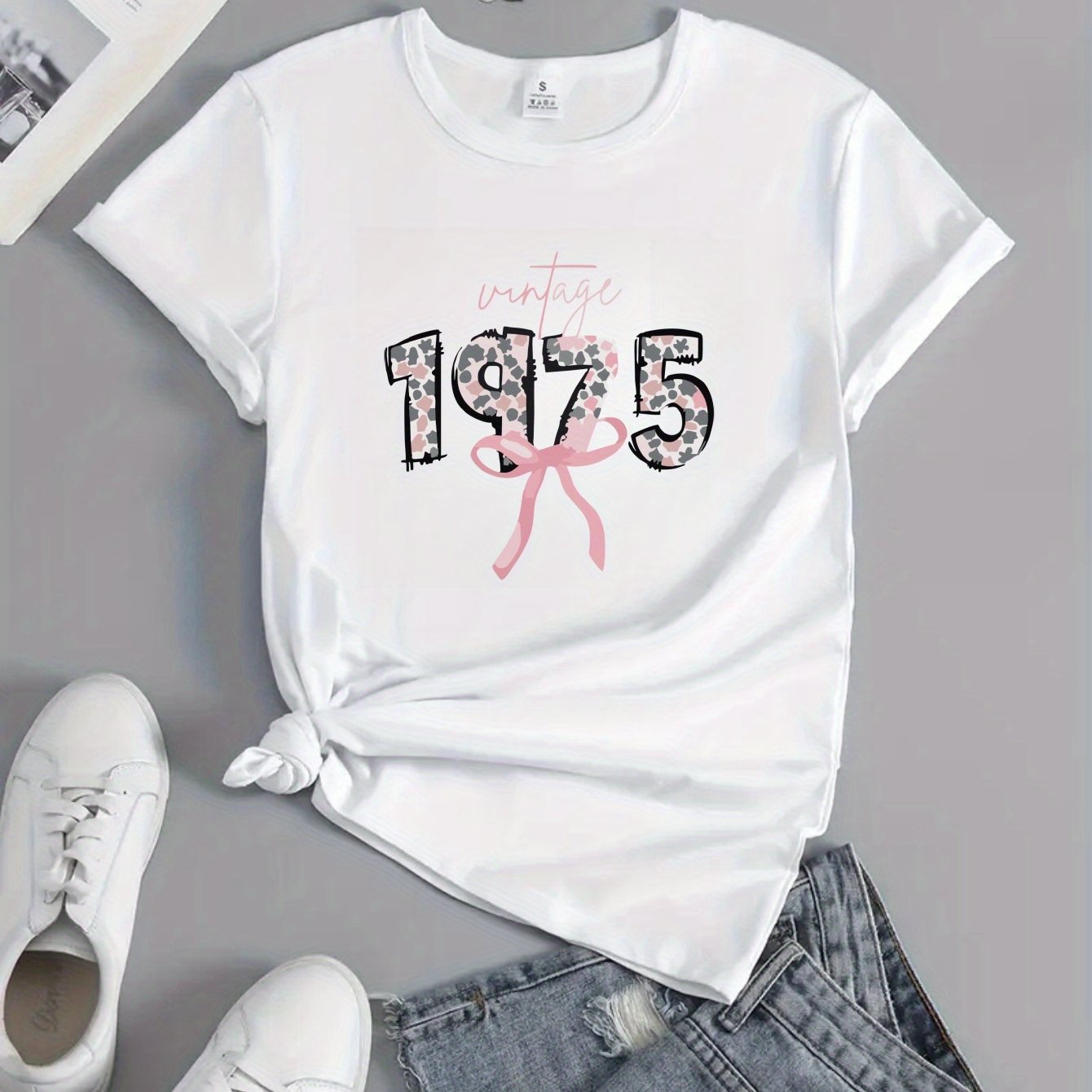 TEMU A Cute Women's T-shirt Featuring A 1975 Bow Pattern, Perfect For Spring And Summer Casual Sportswear With Short Sleeves