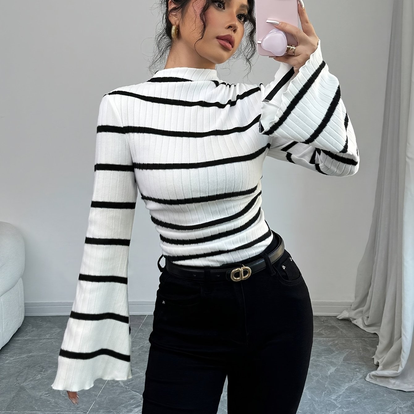 E-shop Elegantes Damen T-Shirt mit gerippten Streifen, ausgestellten Ärmeln und Stehkragen, Langarm