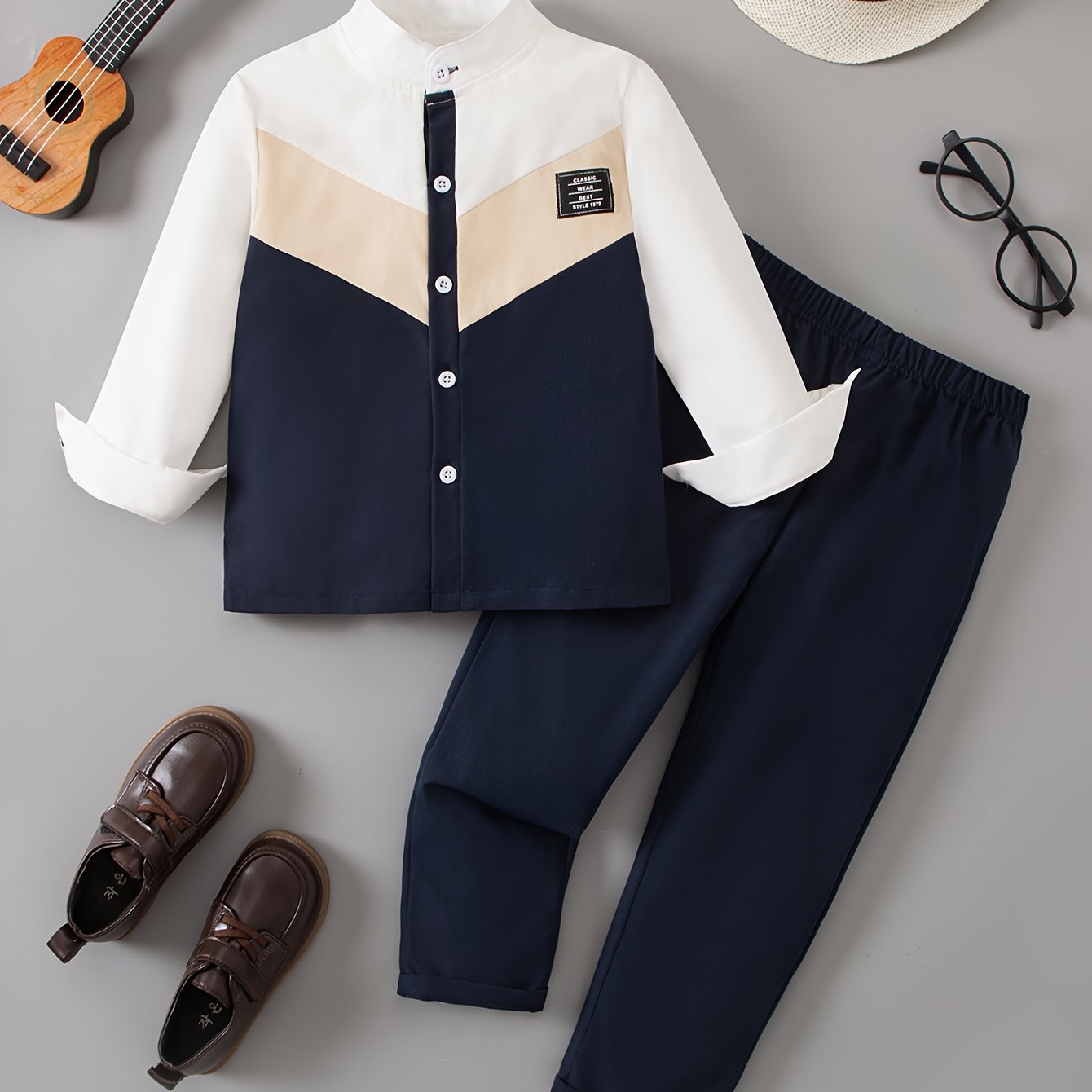 E-shop 2er-Set: Neuer Herbst/Winter-Trend: Langarm-Shirt mit Stehkragen in Farbblock-Optik + einfarbige Freizeit-Langenhose für Jungen, für draußen