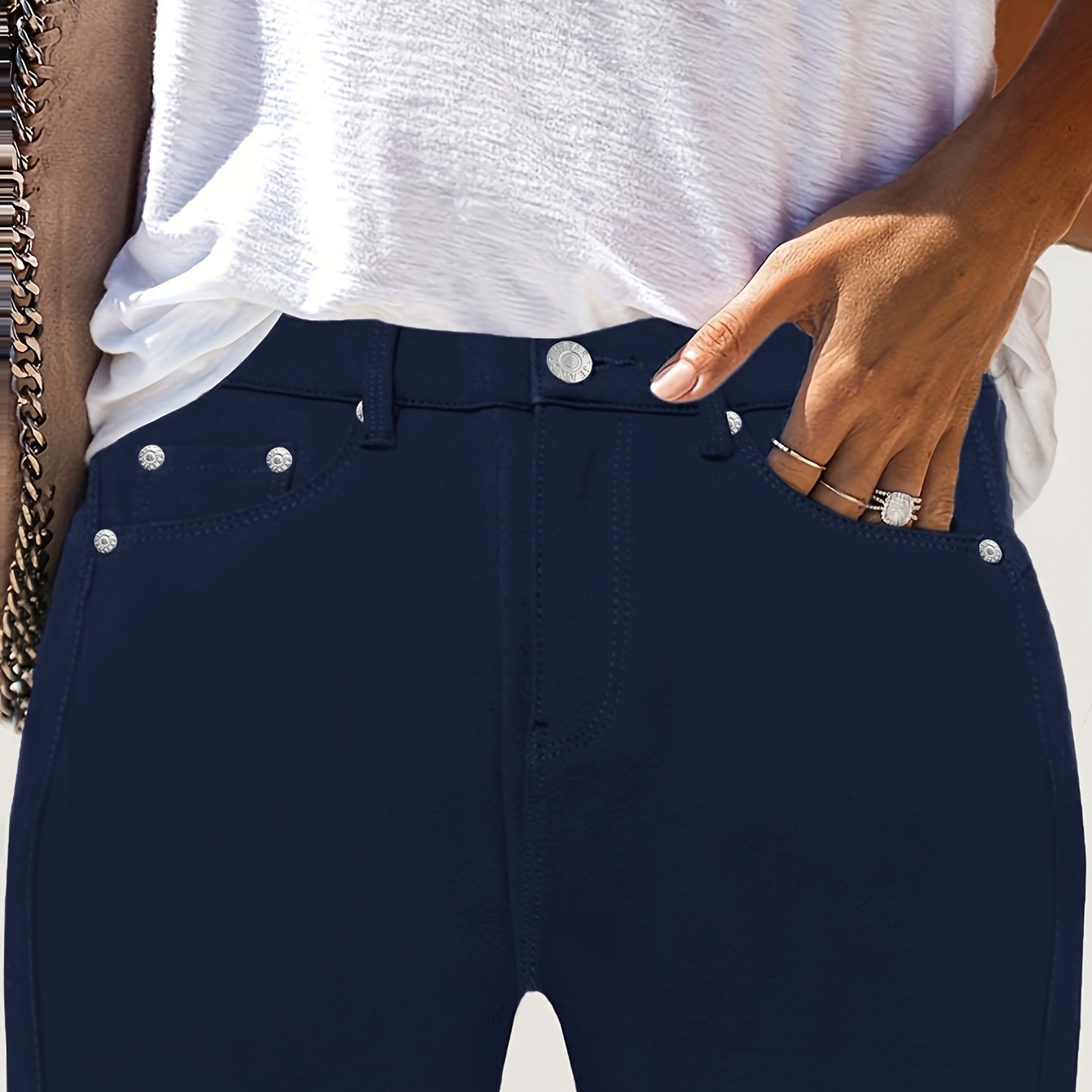 E-shop Damen-Übergrößen-Hose in marineblauer Kunst-Denim-Optik mit hoher Taille, eng geschnitten, mit Knopf-Detail-Design, Freizeithose, Stoff mit