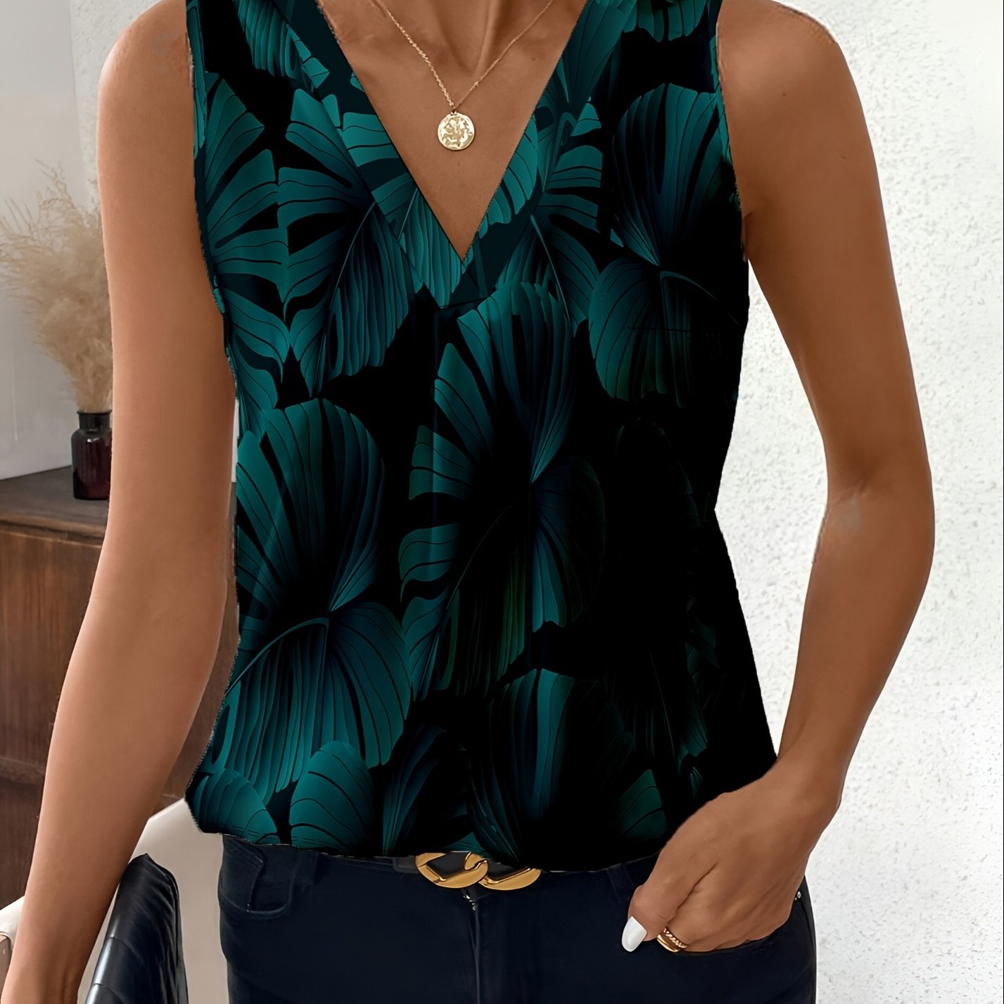 E-shop Damen-Sommer-Tanktop in Übergröße, eleganter schwarzer Boden mit blauem Blattmuster, geometrischer Digitaldruck, Stretch-Top mit V-Ausschnitt,