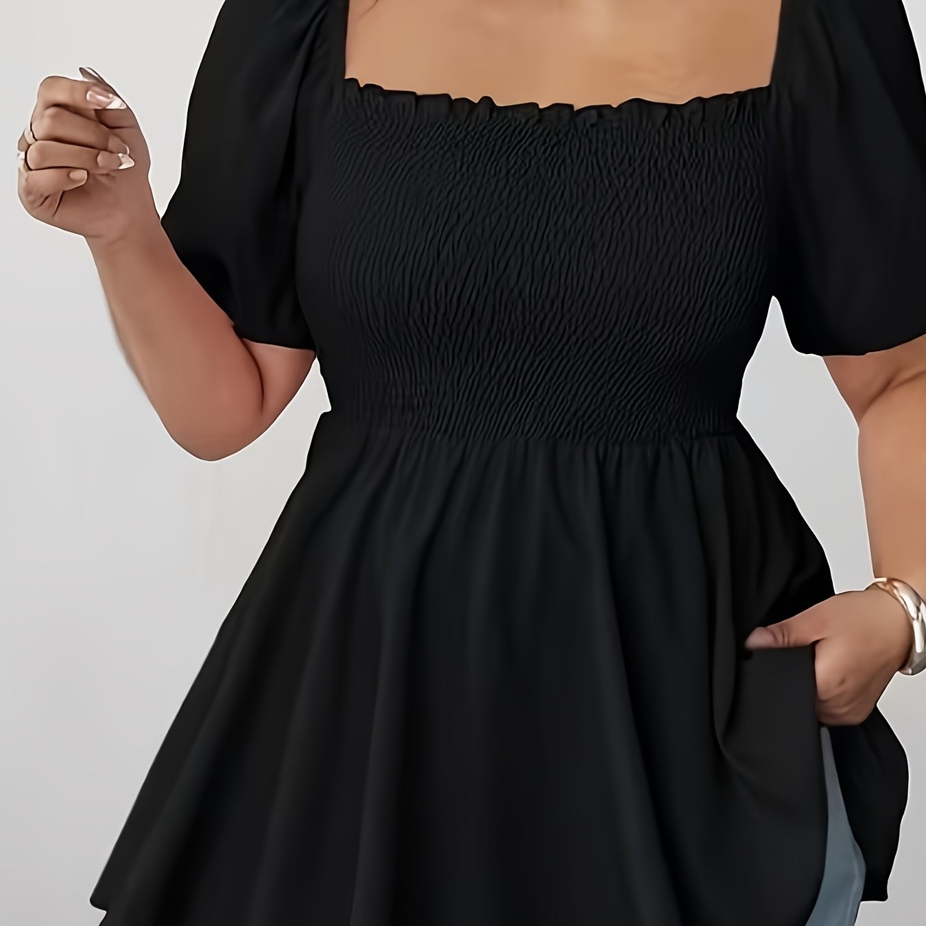 E-shop Damen-Top in Übergröße, modisches, plissiertes Freizeit-Top mit eckigem Ausschnitt, süß, vielseitig, schmale Passform, Kurzarm-Shirt für