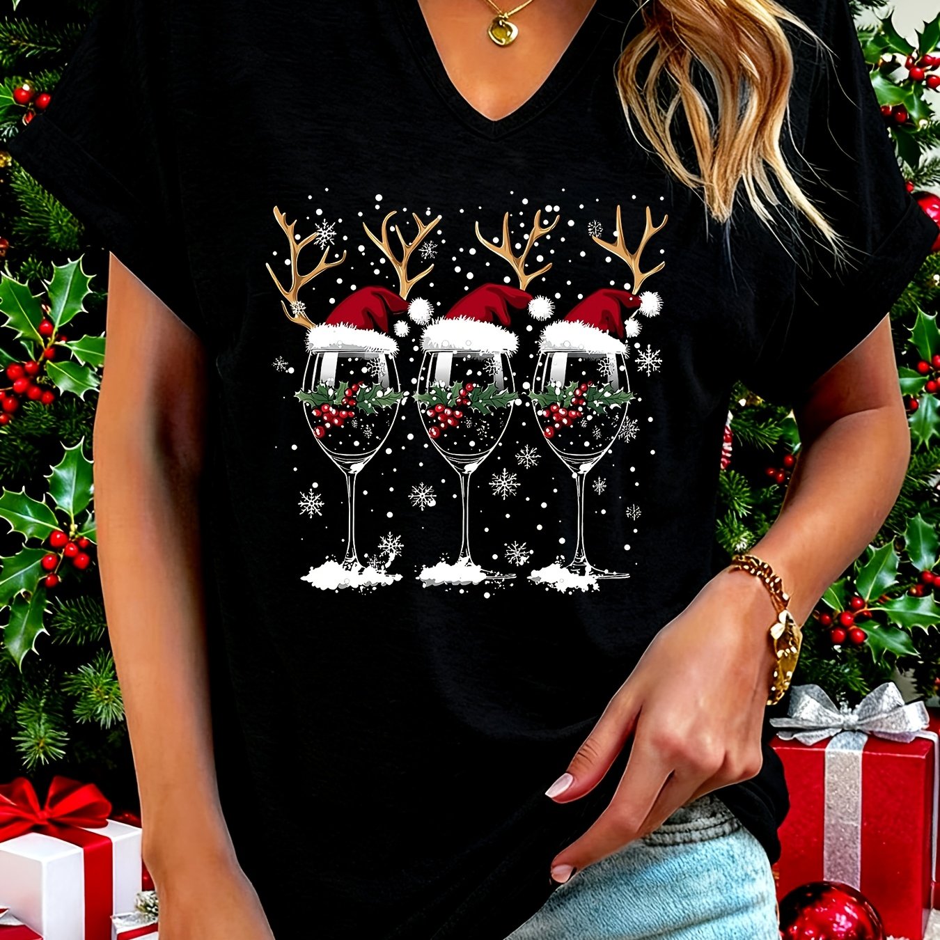 TEMU Fashionable Cartoon Classic Christmas, Christmas Wine Glass, T-shirt With Reindeer Pattern Print, Short-sleeve V-neck Casual Top, Suitable For