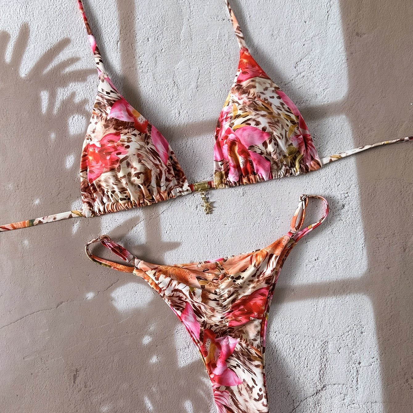 E-shop Leopardmuster Blumen Bikini mit Neckholder | Schnürung, mittlere Stretchqualität, sexy, hochgeschnittener Urlaubs-Badeanzug für Damen von