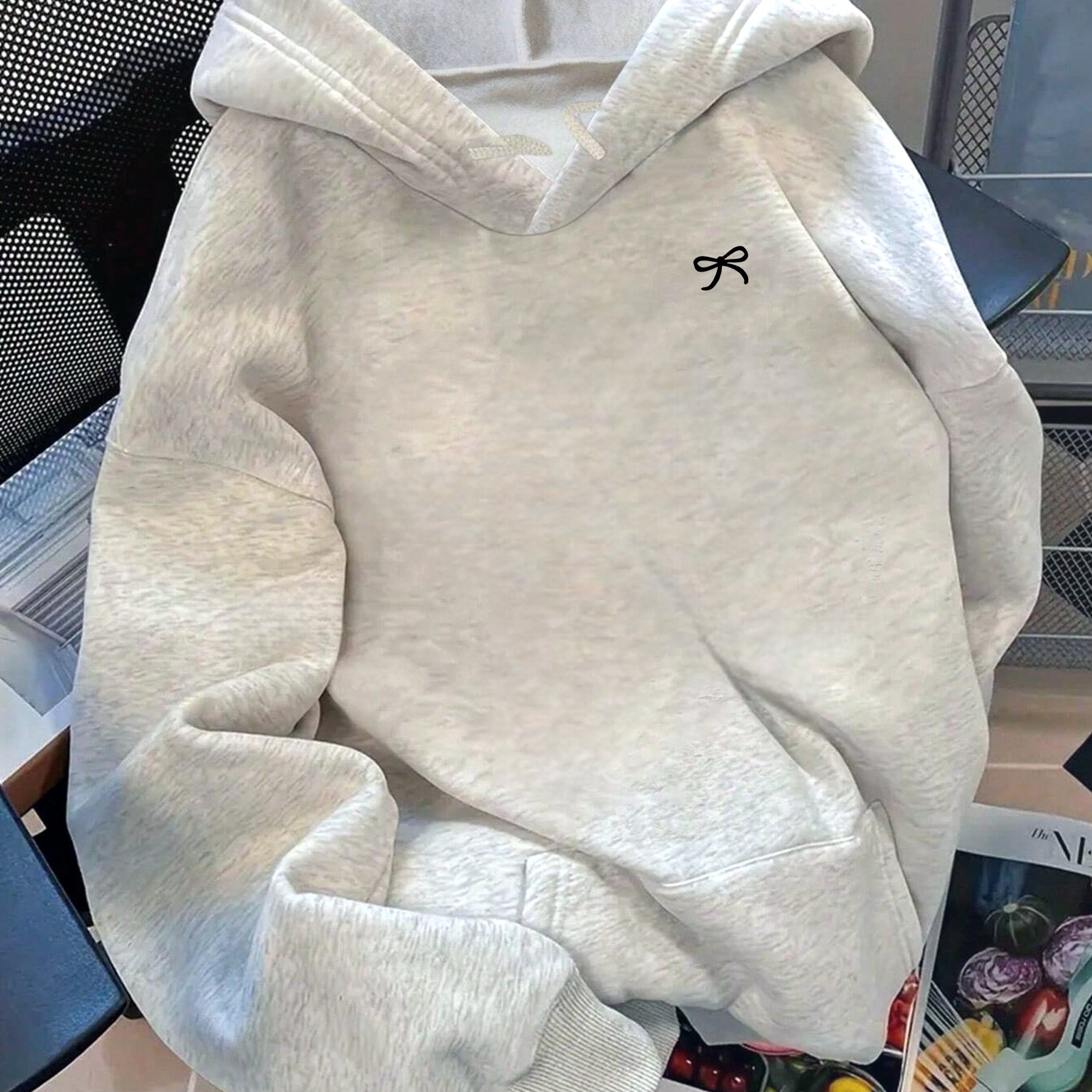 TEMU Women's Cute Bowknot Pattern Print Autumn/winter Warm Lined Sweatshirt Hoodie Women's Everyday Wear Top Kangaroo Pocket