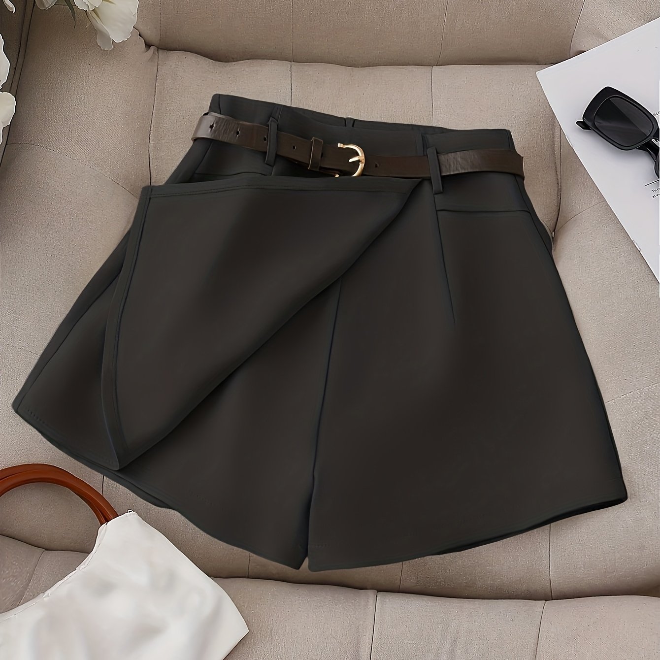 Women's Fashion Solid Color Pocket Shorts With Belt