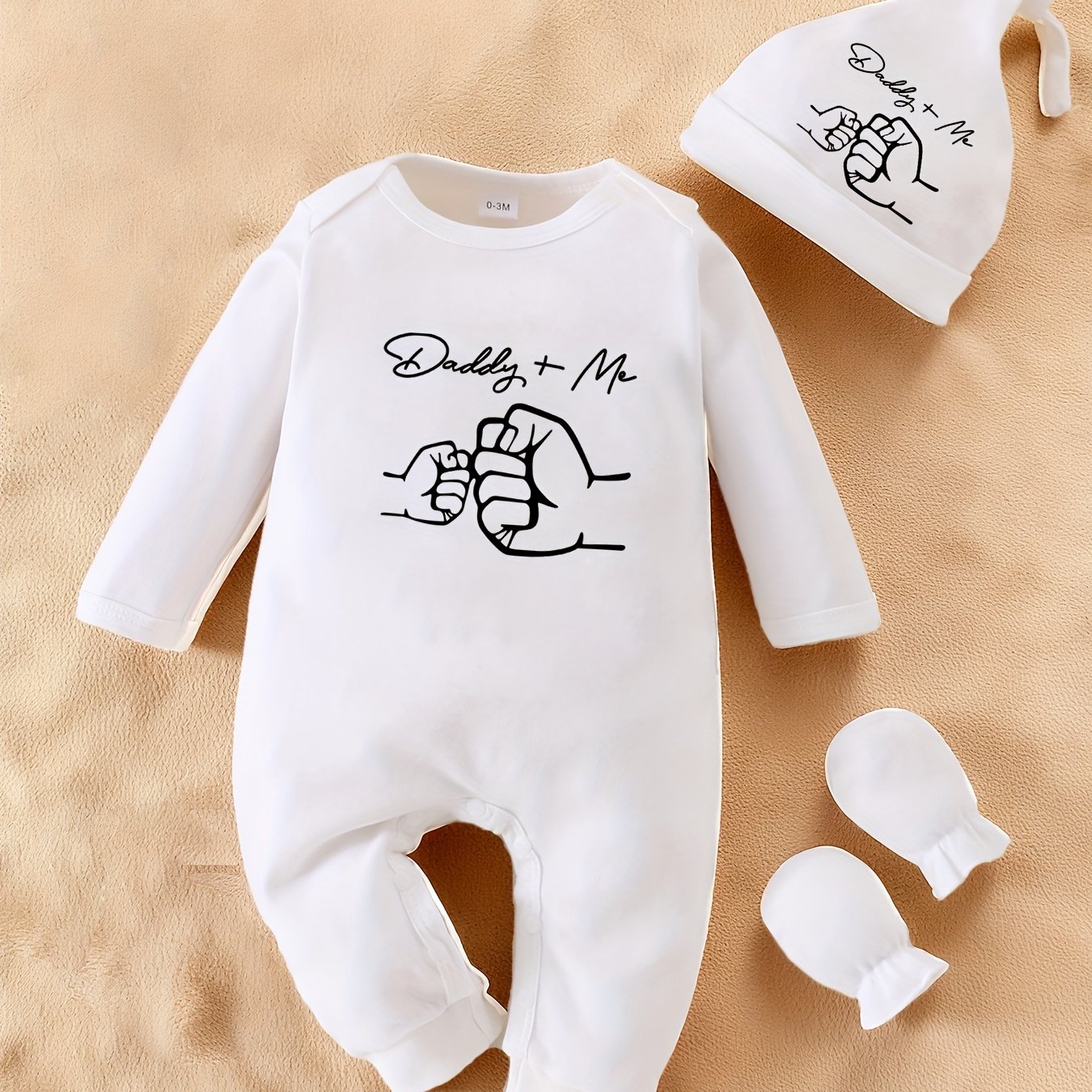 Image of New Daddy+me Letter Print Baby Bodysuit, Newborn Gift Box 3pcs Set (bodysuit, Hat, Mittens) 0- 3-6m 6-9m Comfortable Crawling Outfit For , For Outdoor Loose Fit Casual