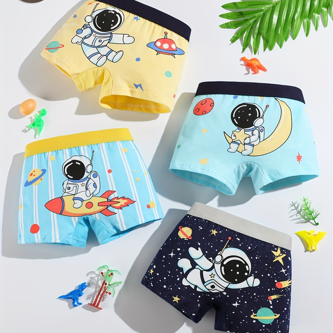 4pcs/pc Fashion Boys' Briefs Cartoon Astronaut Pattern Elastic Breathable Boys' Underwear