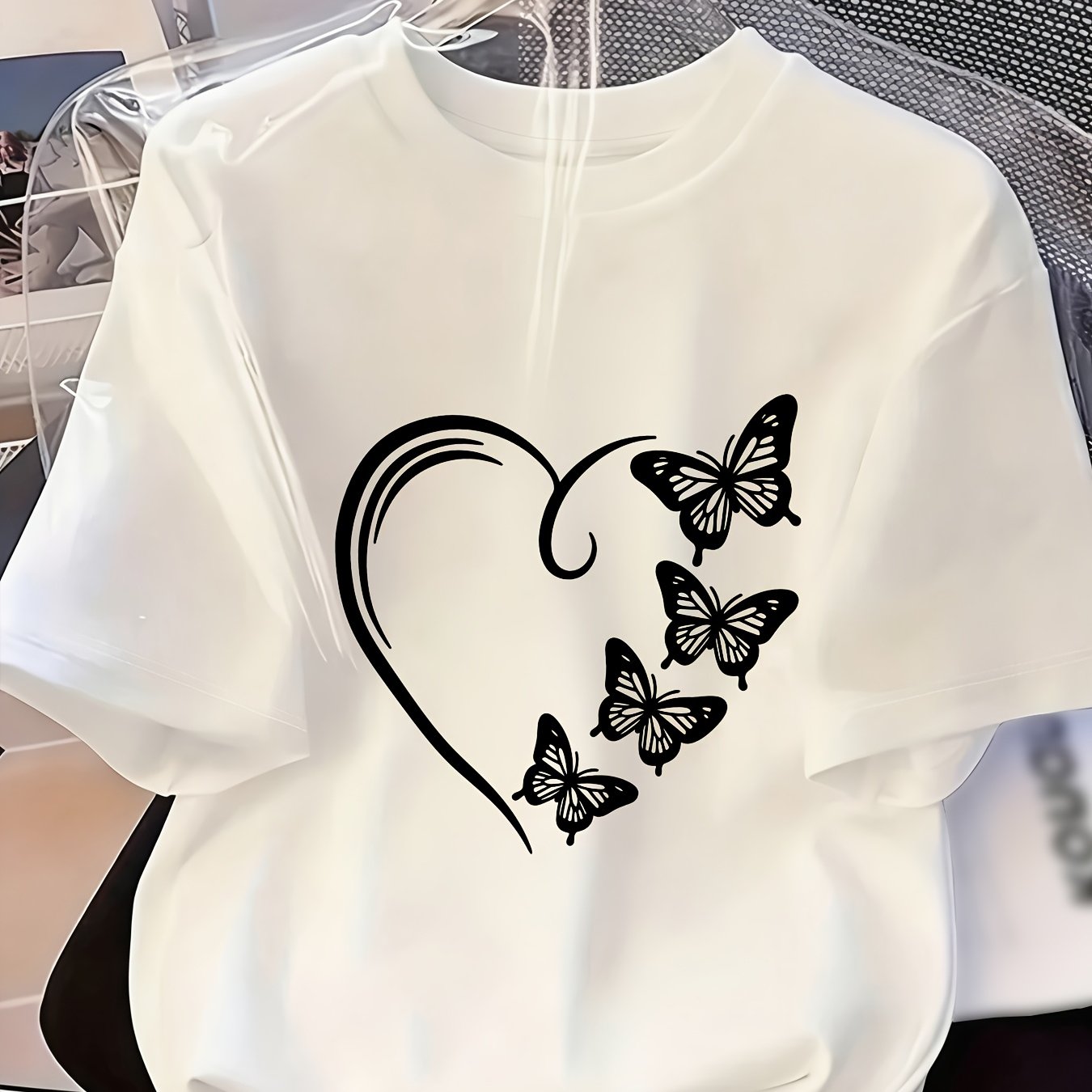 TEMU T-shirt pour Fille Style avec Imprimé Silhouette de Cœur et de Papillon, Haut d'Été Décontracté à Col Rond pour Ados Filles, T-shirt Style Ins