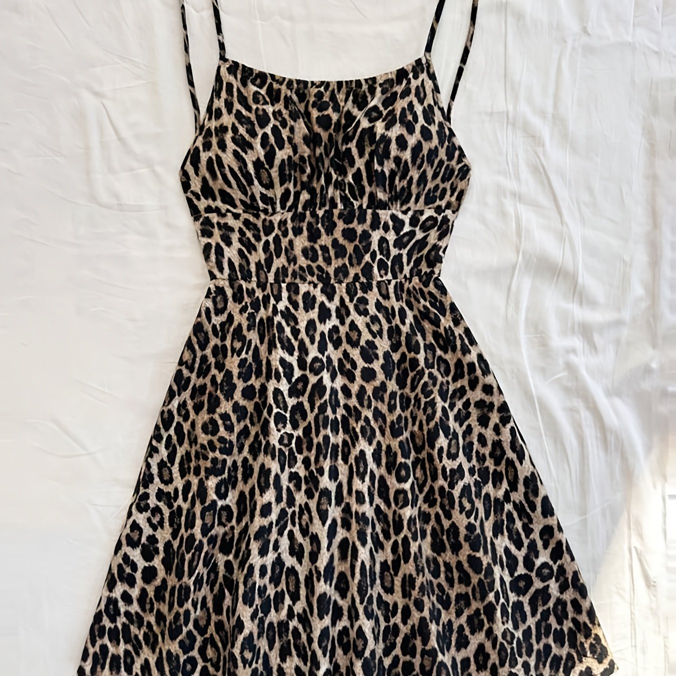 E-shop Damen-Minikleid mit Leopardenmuster, Spaghettiträgern, rückenfrei gerafft