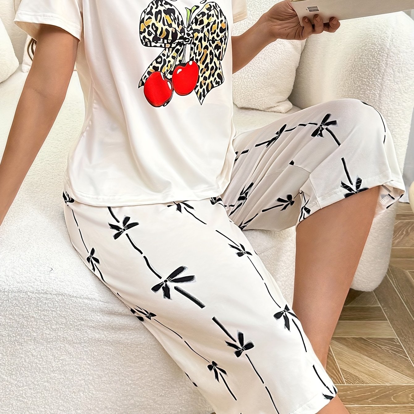 E-shop Leopardenmuster Schleife Dekoration Dreiviertelhose und Kurzarm Pyjama Set, Damen Nachtwäsche Ensemble