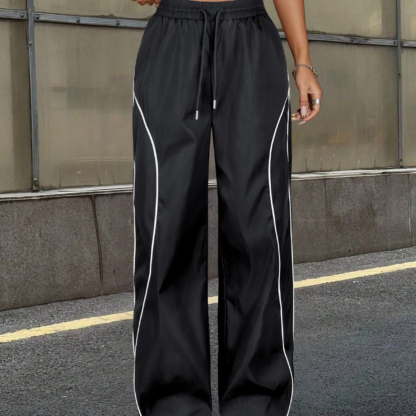 E-shop Yuhongfei Orientation ZD121371 SWAKAKI - Schicke Damen Hose mit Streifen und Color-Block-Muster, weites Bein, lockere Passform, elastischer Bund