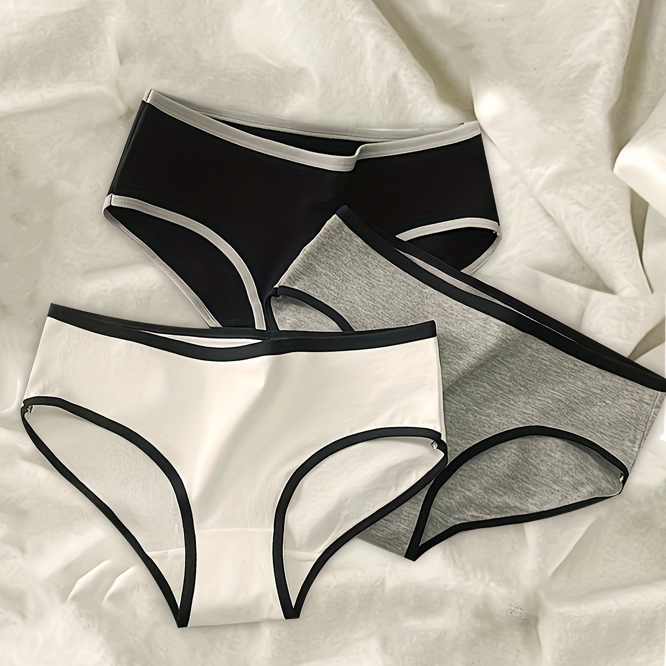 Three-pack Minimalist Sporty Black And White Mid-'s Briefs