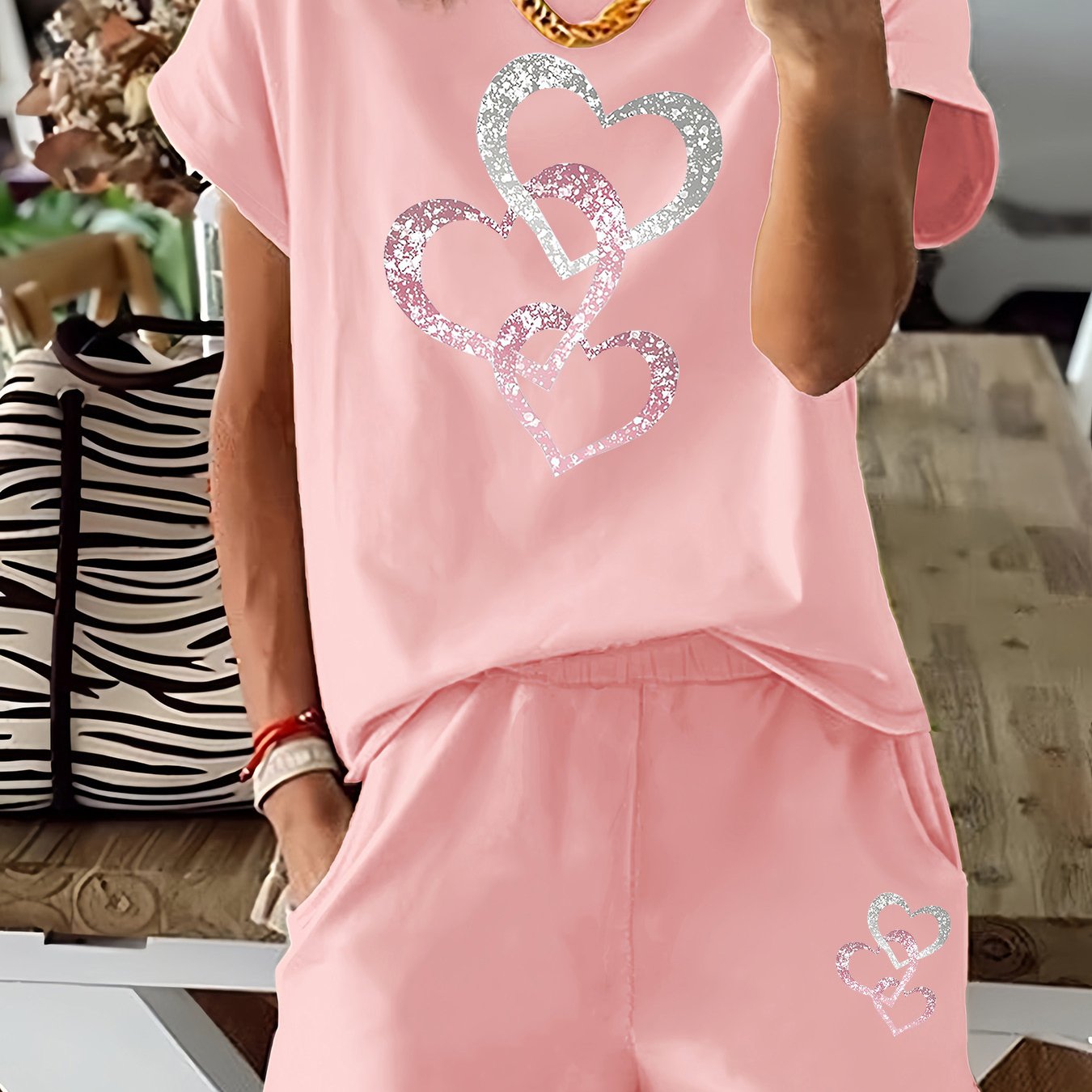TEMU Women's Outfit Featuring A Heart Pattern, Consisting Of A Short-sleeved Tee And Shorts
