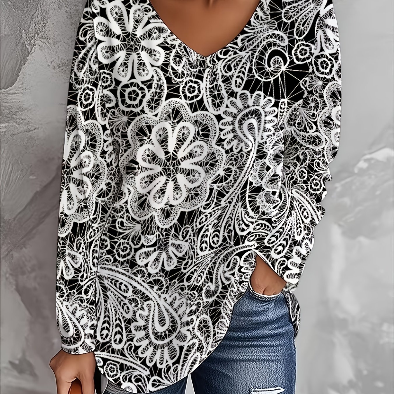 TEMU Plus Size - Plus Size - Ladies' New Autumn And Winter Plus Size Women's Fashion Printed Casual V-neck Long-sleeved T-shirt, Loose Casual Top,