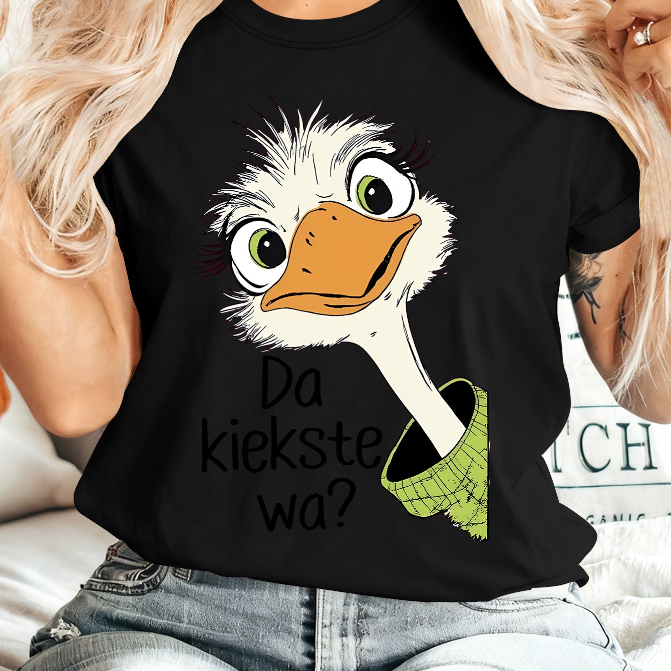 Image of Plus Size - Women's Summer Clothing, Ostrich Da Wa? Printed Round Neck Short Sleeve Plus Size Friendly Women's T-shirt, Fashionable Vacation Trendy Retro Funny Top