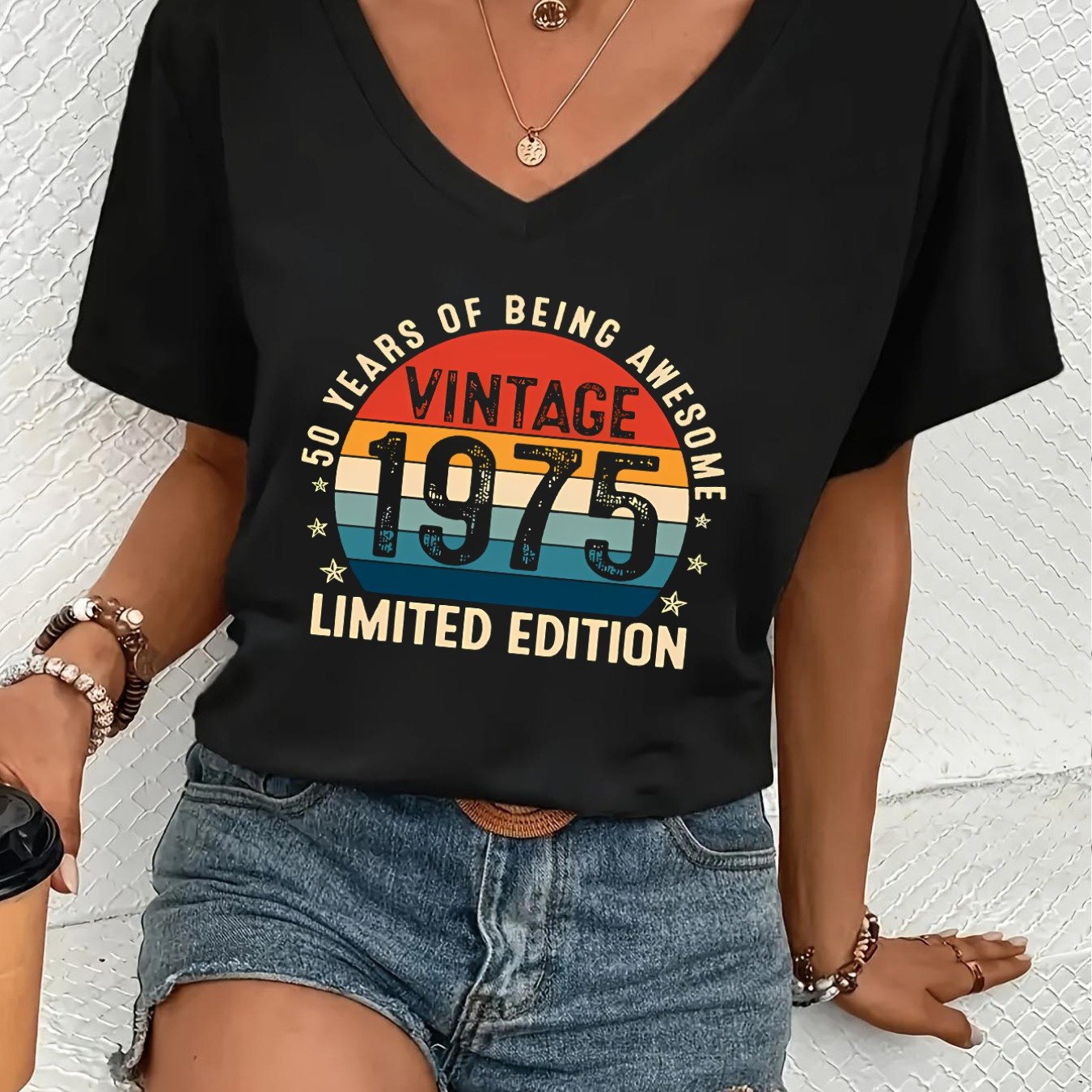 TEMU 1pc Fashion Women' Series Vintage 1975 Fun 50th Birthday Gift 50th Vintage Pattern Letter V-neck Short Sleeve T-shirt