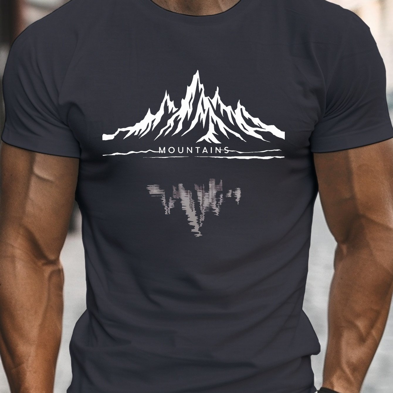 E-shop Illustration stilisierten Bergkette- auf einem Herren-Rundhals-Kurzarm-T-Shirt, ein bequemes und leichtes Freizeitoberteil für den Sommer