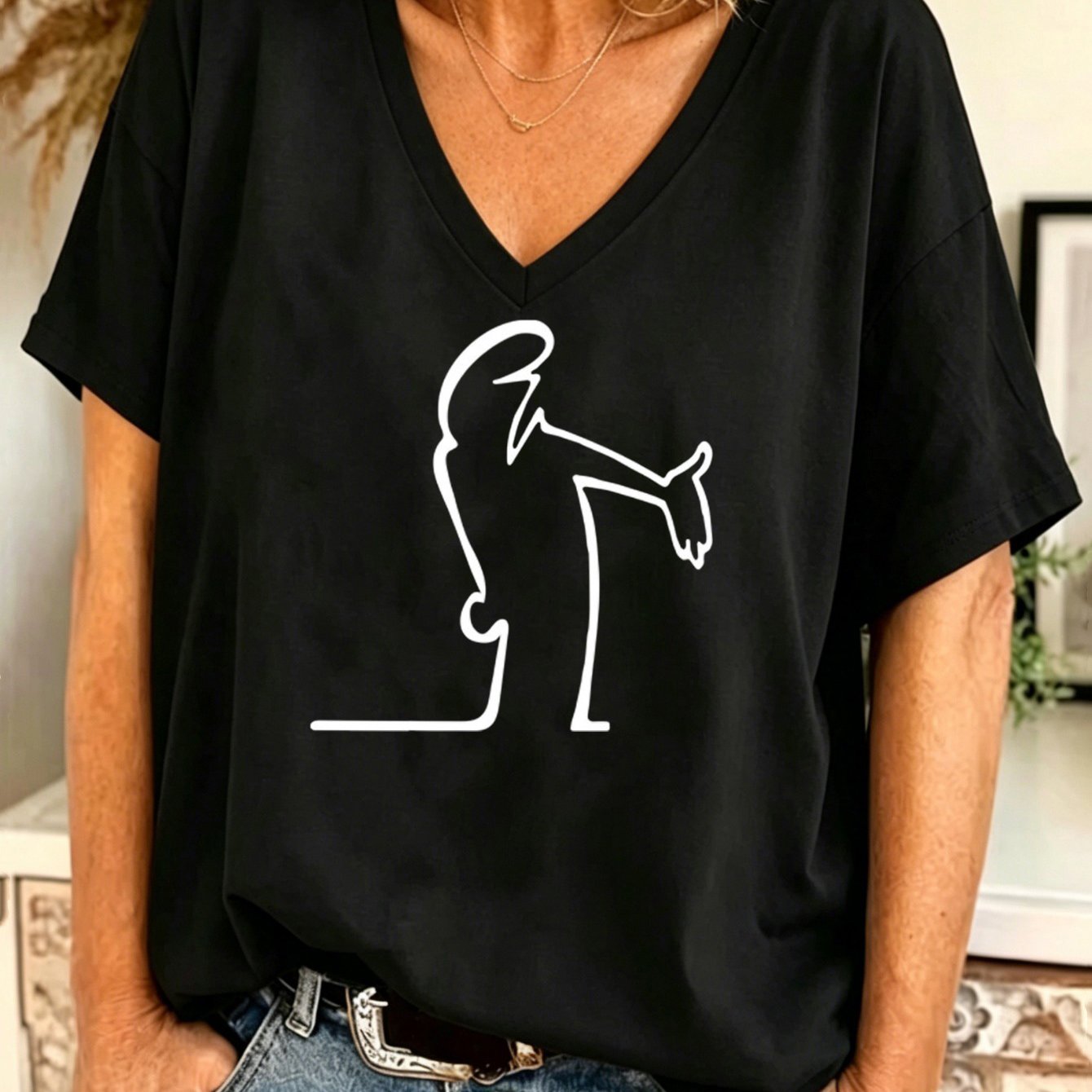 TEMU Plus Size - Plus Size - 1xl-8xl Plus Size V-neck Short-sleeve T-shirt Women's Casual Top With Abstract Figure Print Regular Fit Casual Pullover