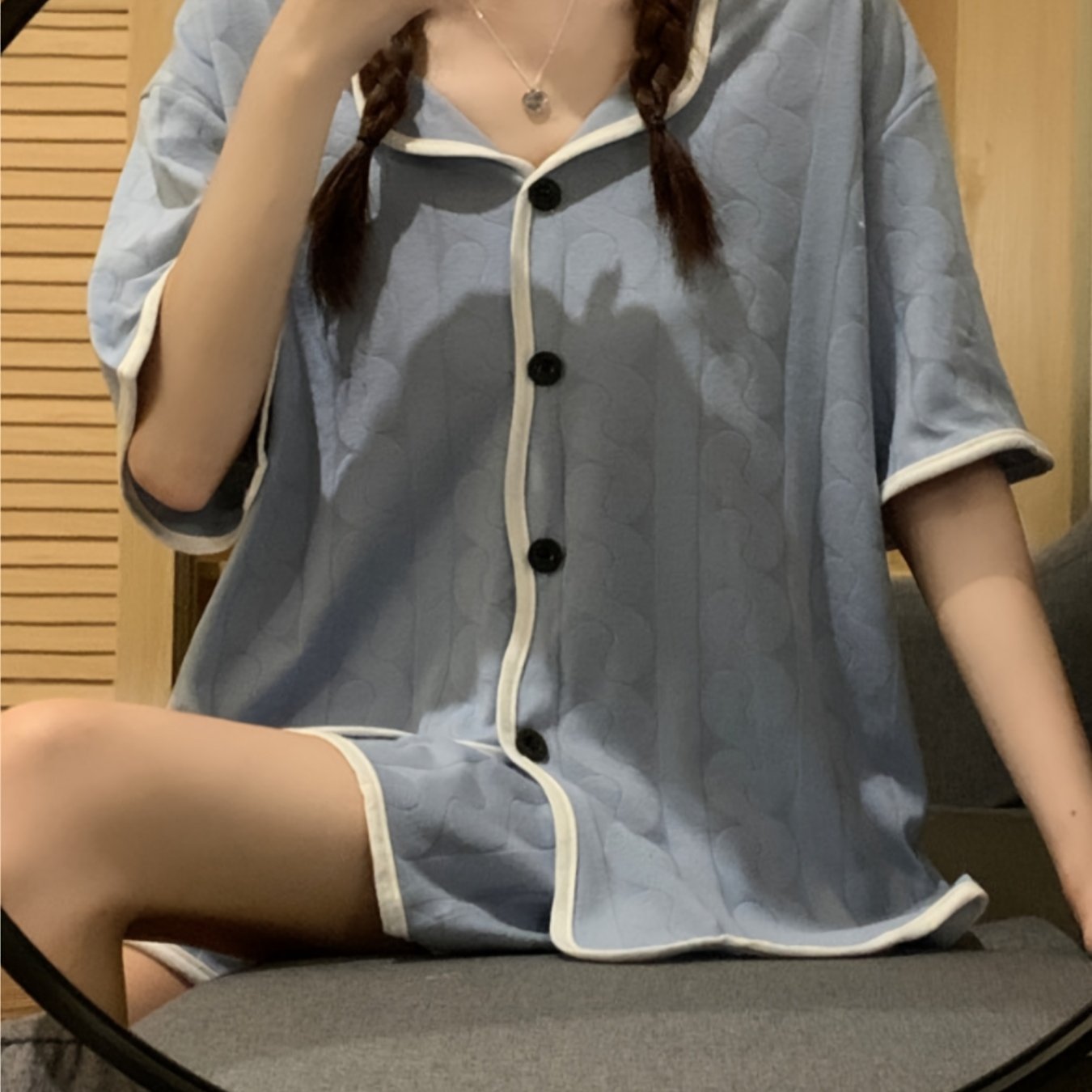TEMU 前後に柔らかく、女性の部屋で着る前後のパジャマセットアップ