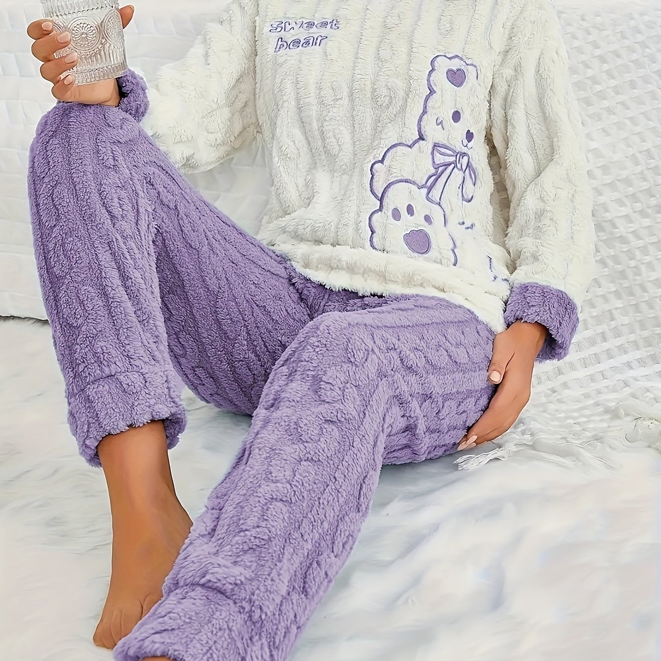 E-shop Damen Blaues Niedliches Teddy- und Cartoon-Schleifen-Bären-Stickerei Fleece Verdicktes Pyjama-Set Langärmliges Rundhals-Oberteil und Hose Bequem