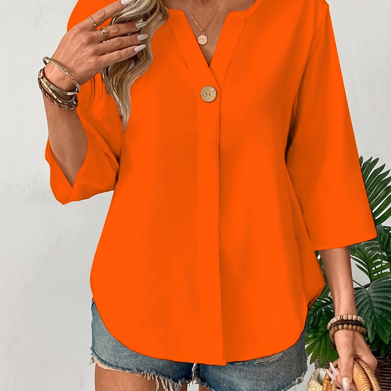 E-shop Plus Size - Plus Size - Elegante Damenbluse mit V-Ausschnitt und langen Ärmeln [Stil]