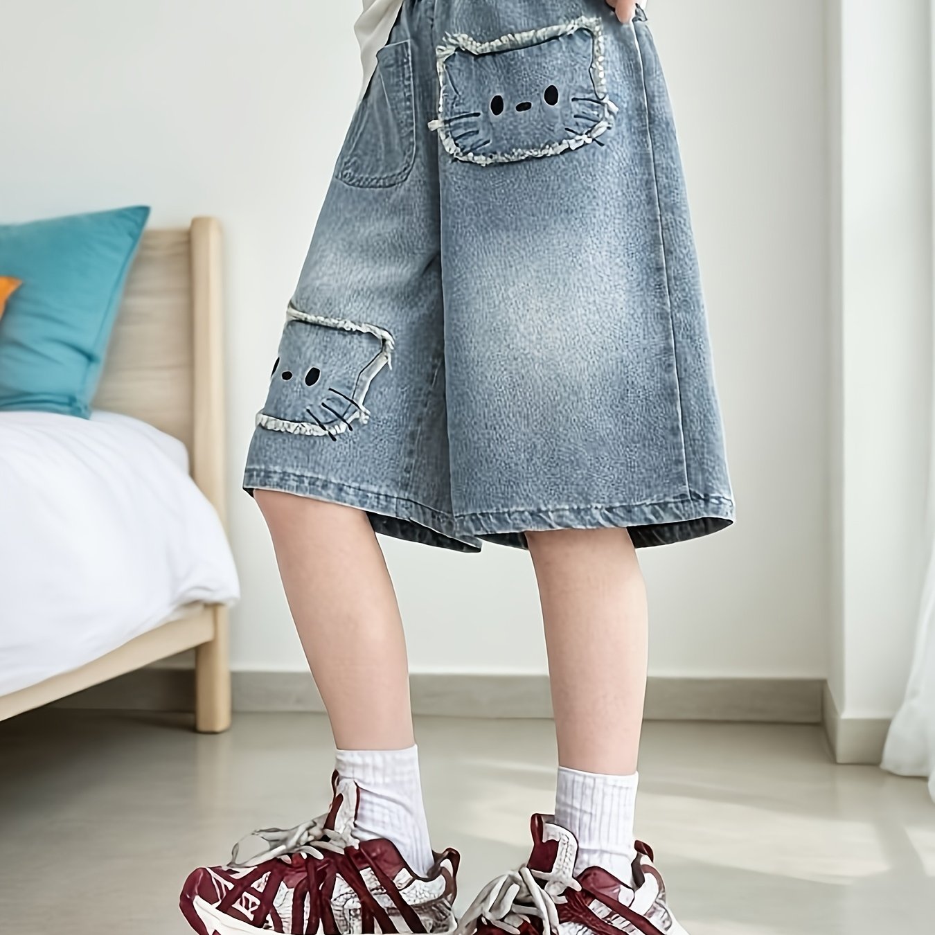 Image of Fashionable Summer Casual Loose Outdoor Sports Denim Shorts With Cartoon Cat Embroidery For Girls, Trendy Straight Denim Shorts For Students, Perfect Gift For Children, For Outdoor