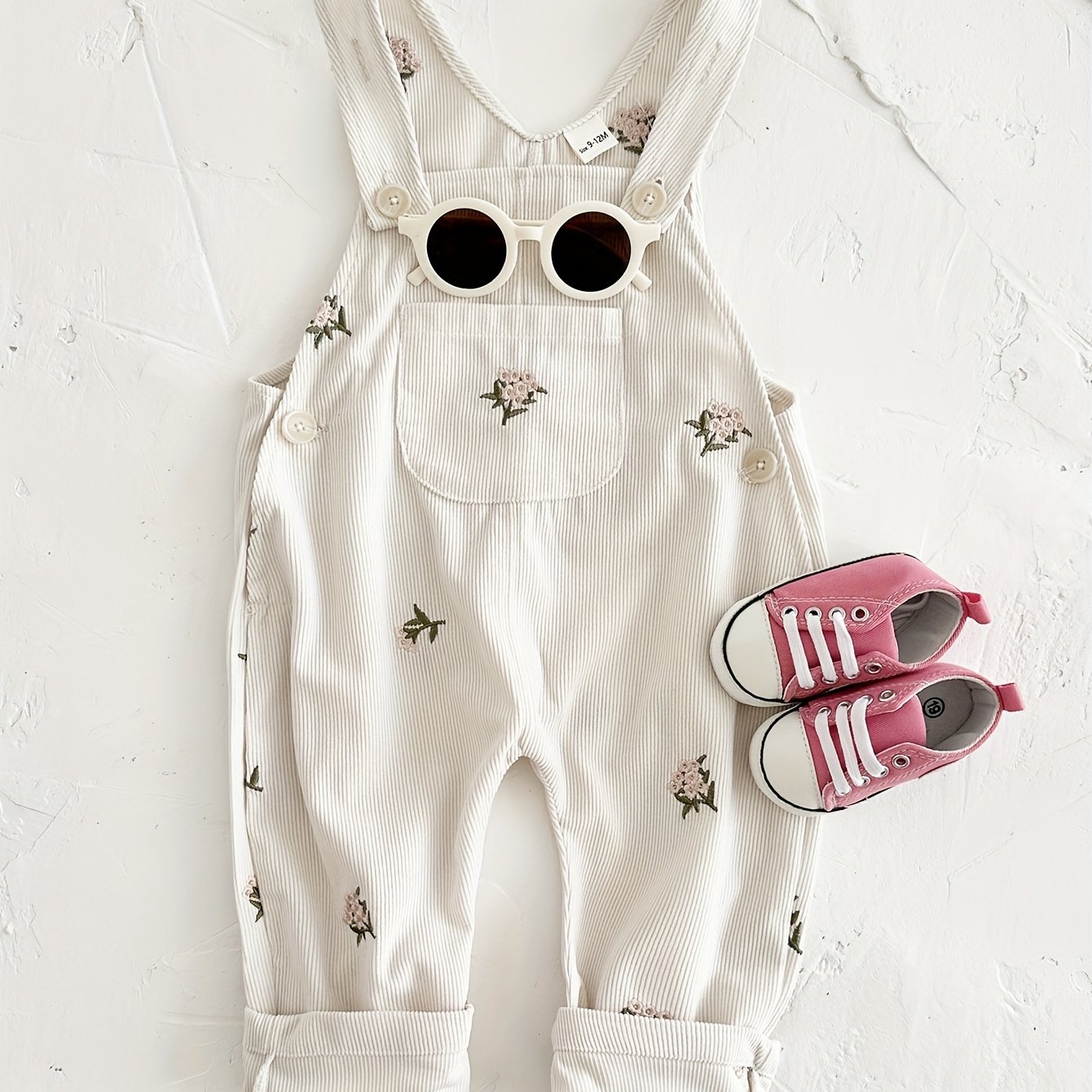 Image of Unisex Cute Flower Embroidered Loose Comfortable Casual Outdoor Overalls For Spring And Autumn, Perfect For Outdoor
