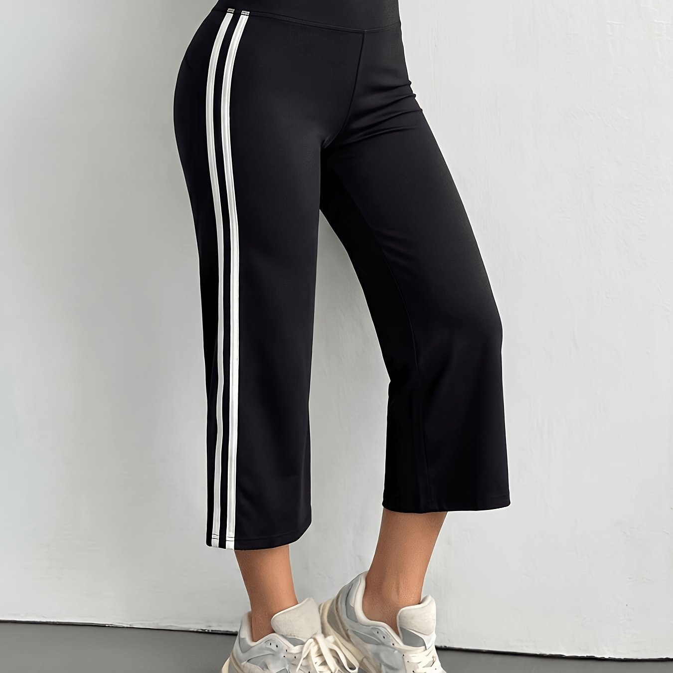 TEMU 1 pièce Pantalon Capri Femme à Taille Haute avec Rayures Latérales Blanches et Légèrement Évasé, Séchage Rapide et Respirant pour , les Loisirs
