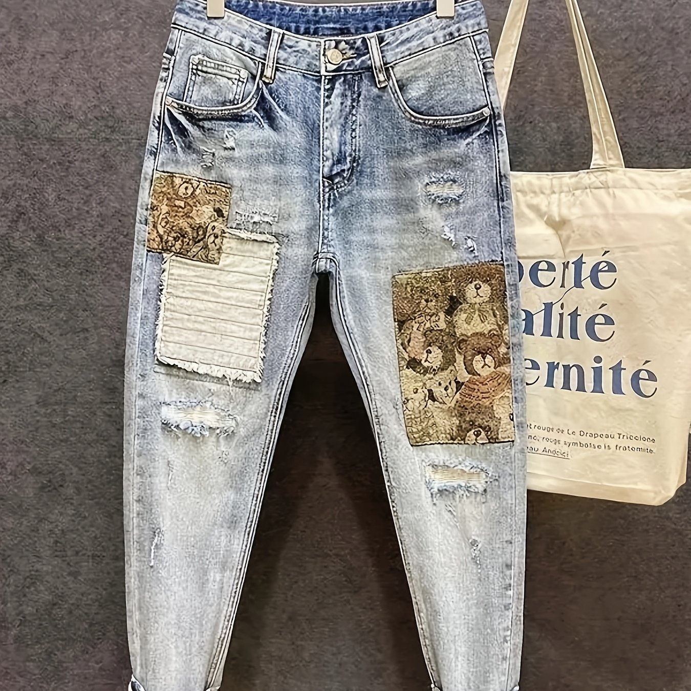 Geng Yuan Shi Products, Bear Applique , Ripped And Torn, Personalized, Slightly Elastic Denim Trousers